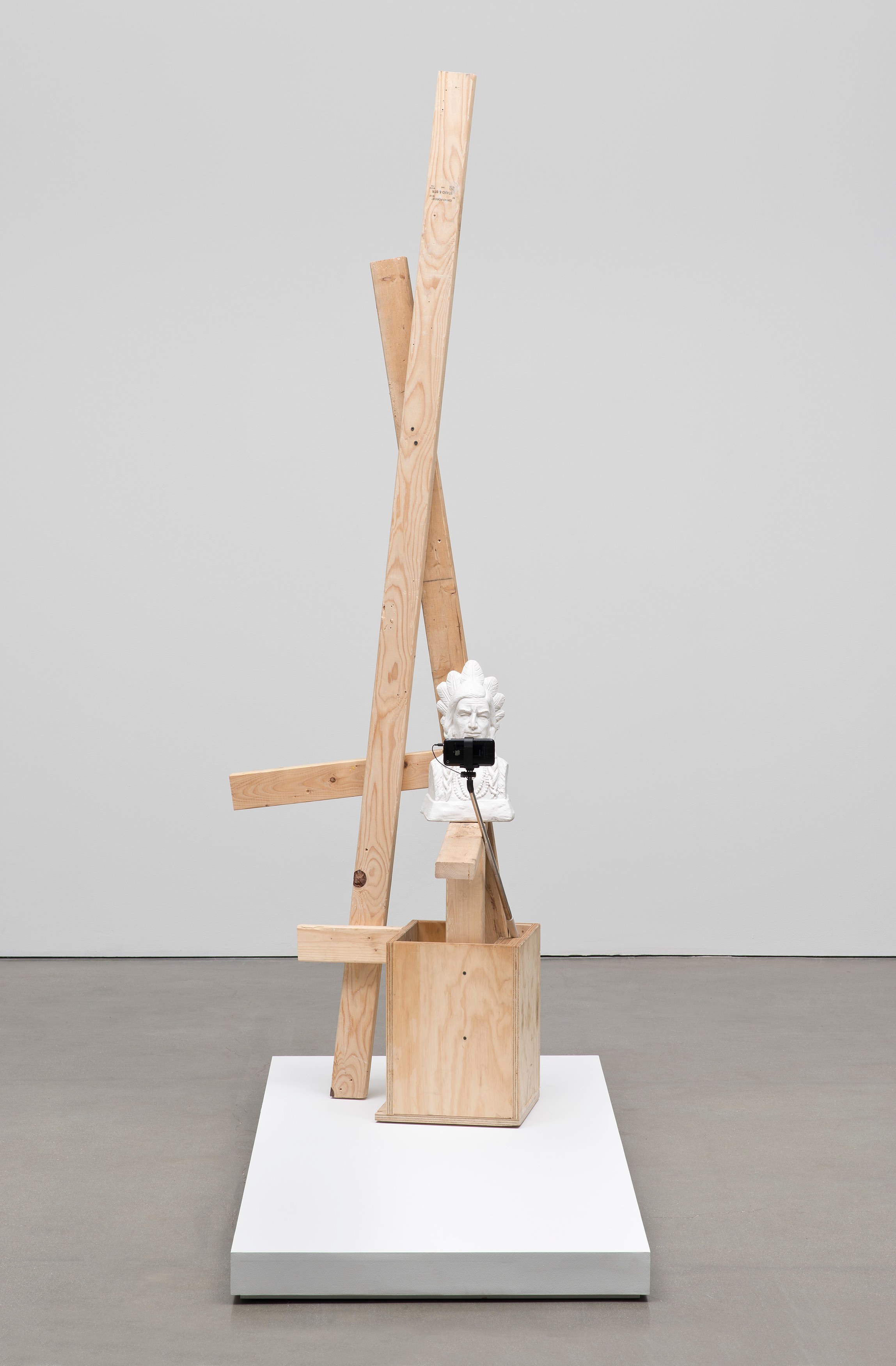 Rachel Harrison, Three Young Framers at Regen Projects, photo 126