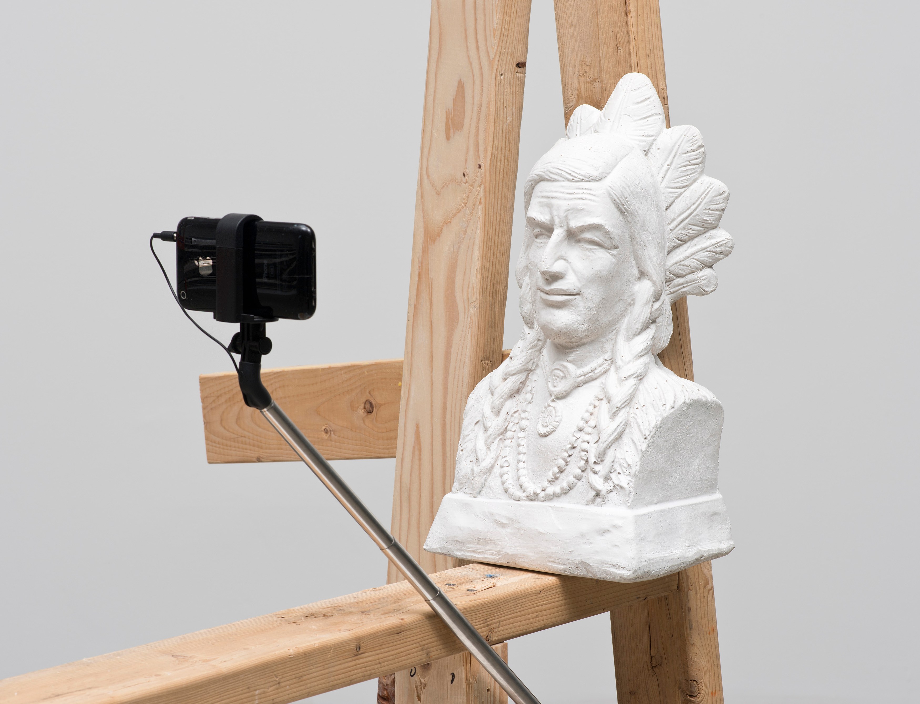 Rachel Harrison, Three Young Framers at Regen Projects, photo 128