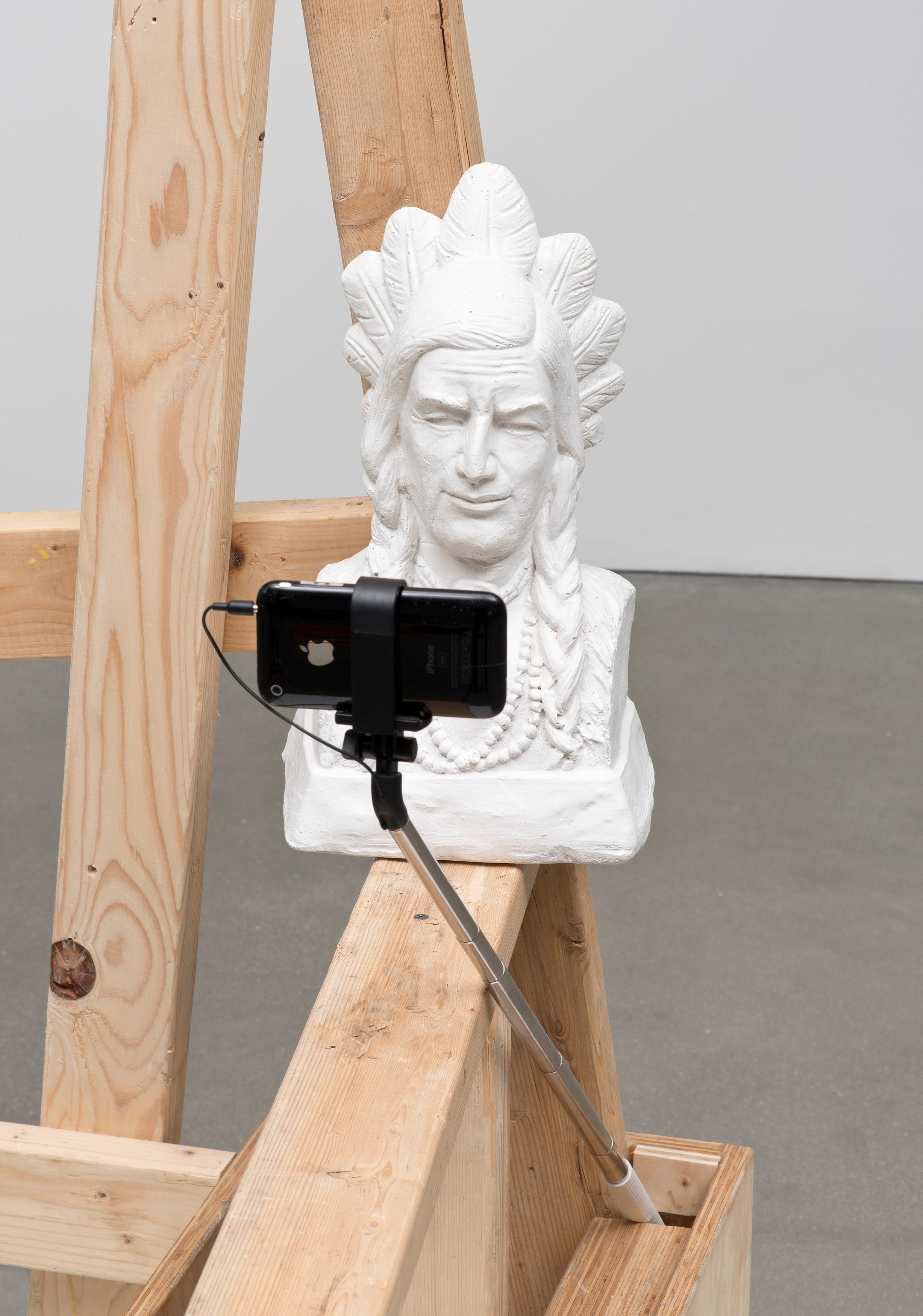 Rachel Harrison, Three Young Framers at Regen Projects, photo 129