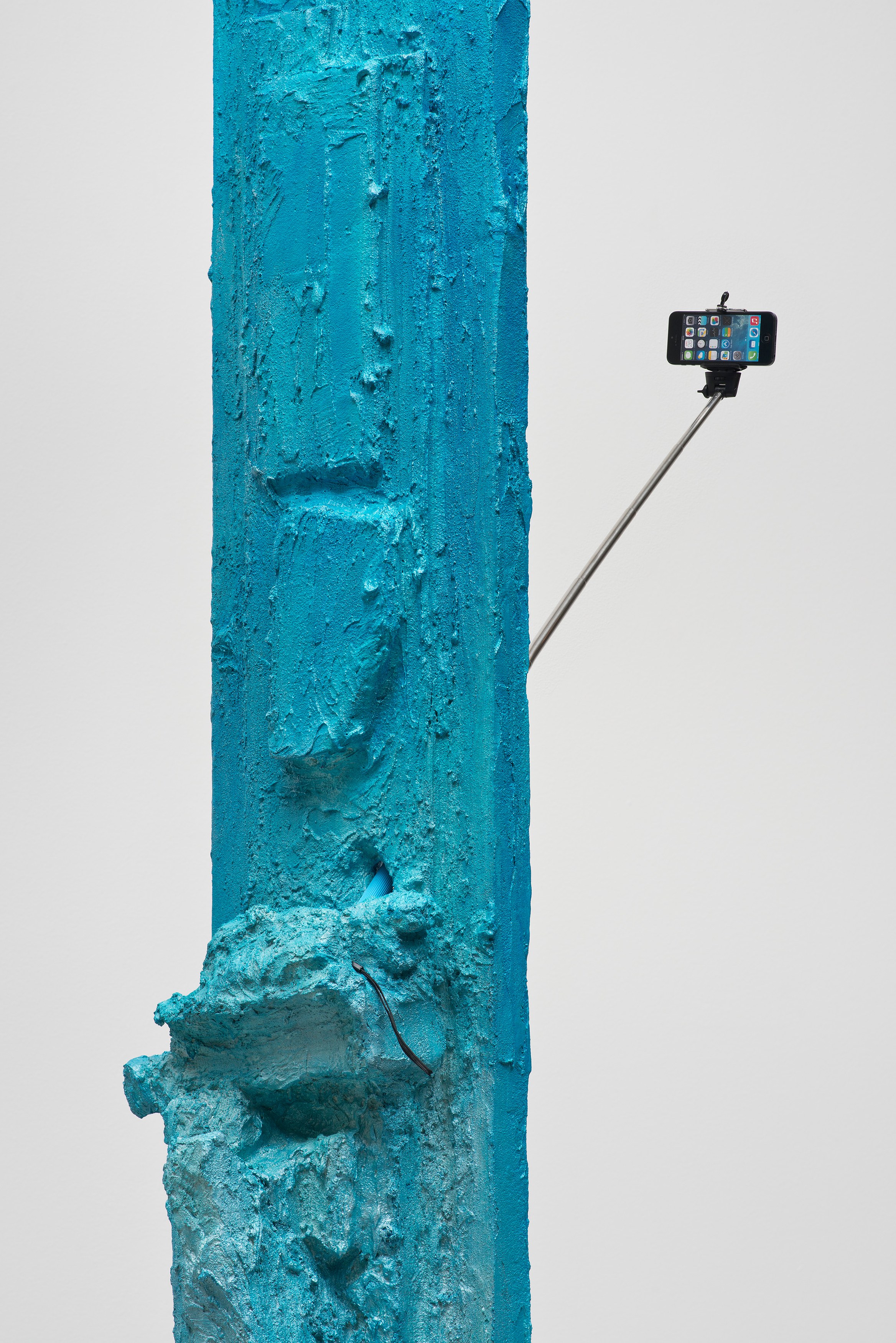 Rachel Harrison, Three Young Framers at Regen Projects, photo 148