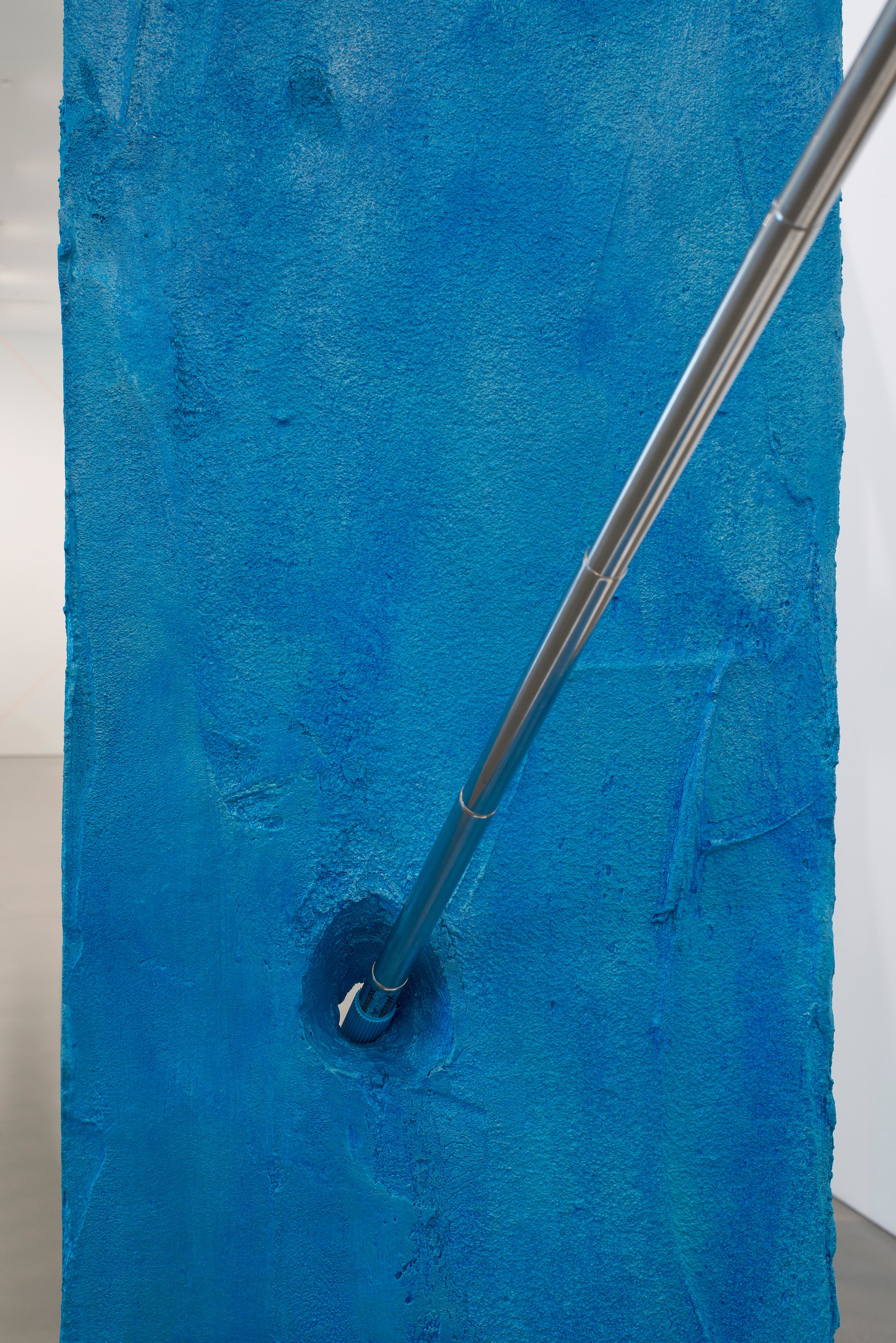 Rachel Harrison, Three Young Framers at Regen Projects, photo 151