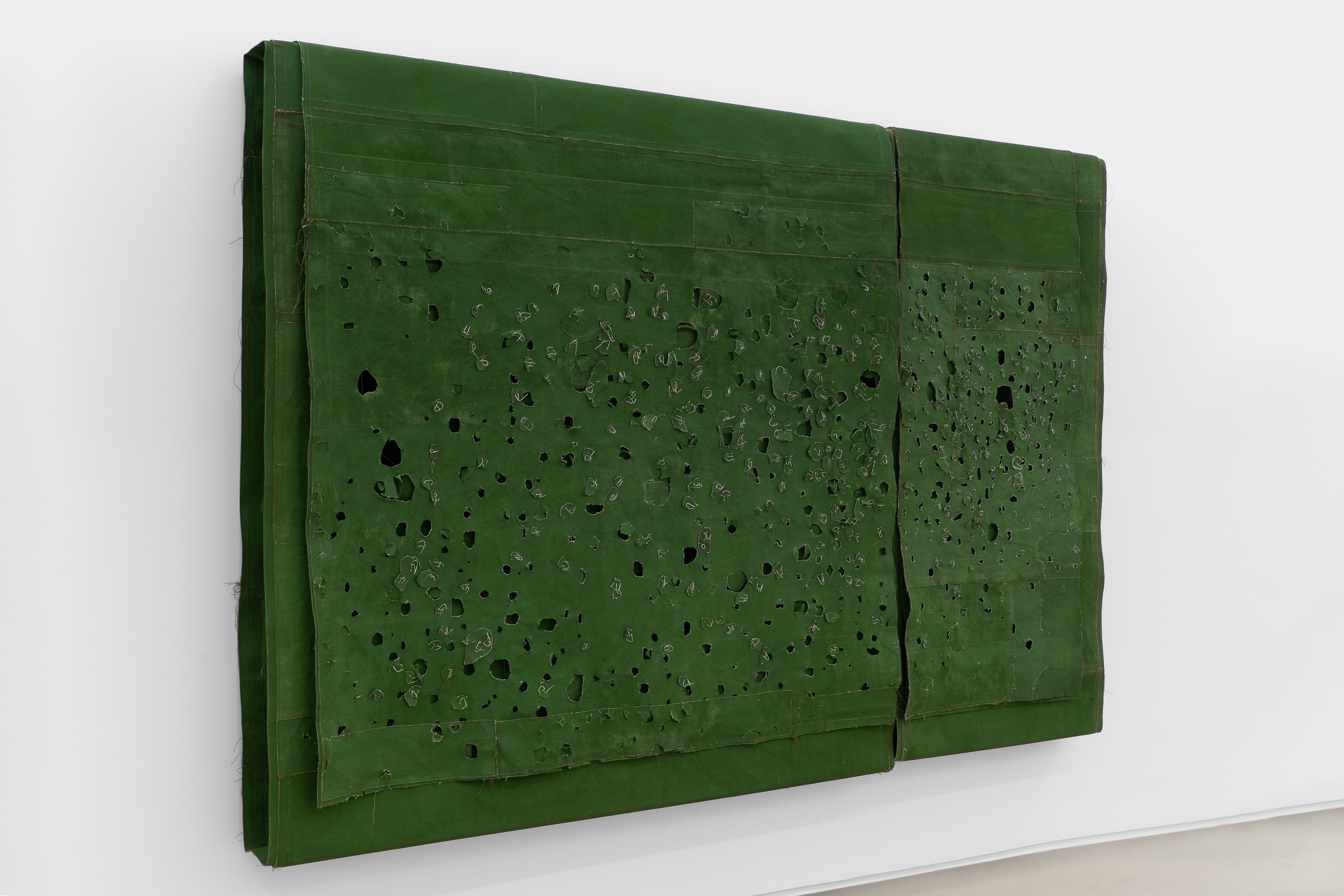 Simon Callery, Puncture Painting at Lo Brutto Stahl, photo 13