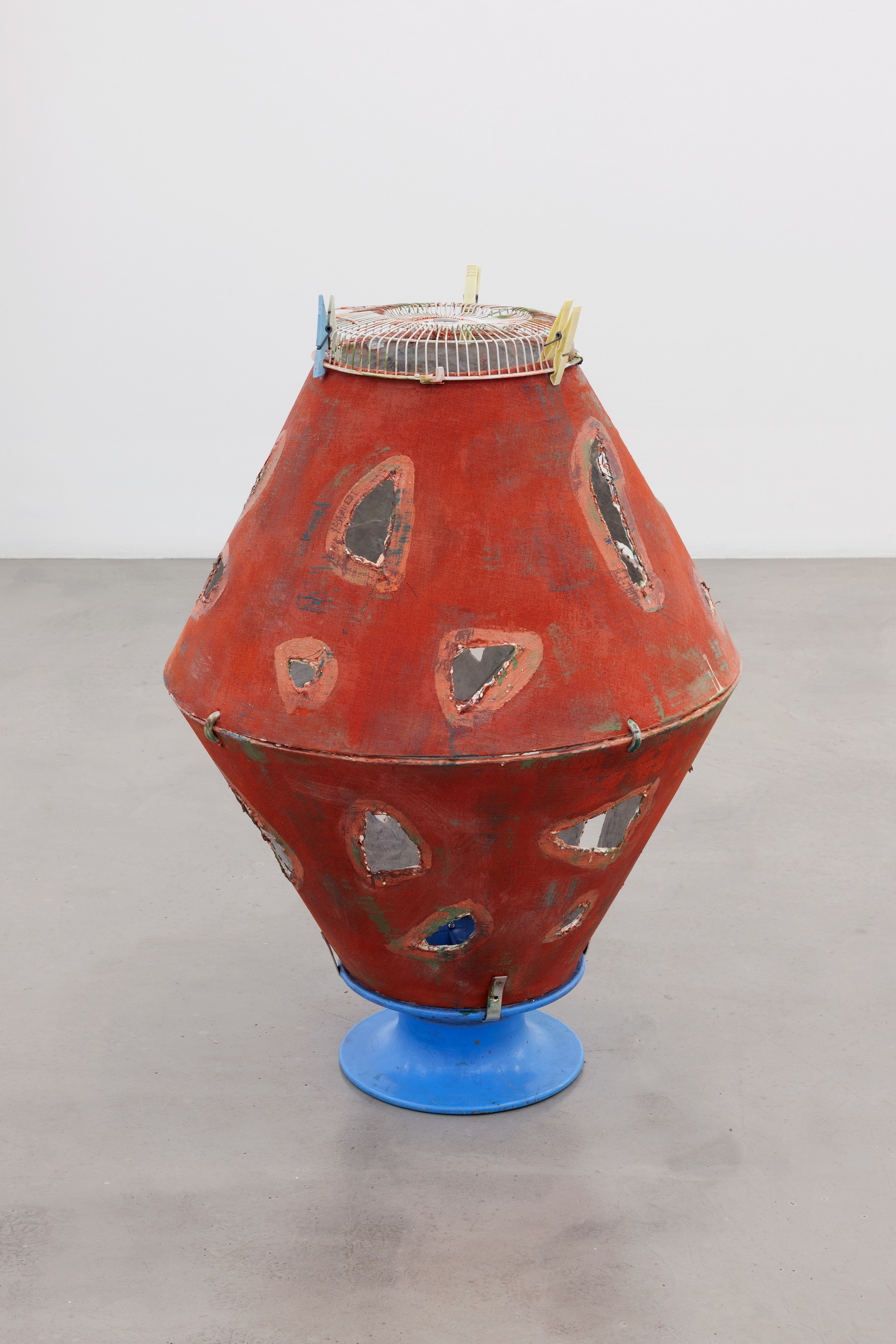 Isabella Costabile, It appears to be solid at Édouard Montassut, photo 14