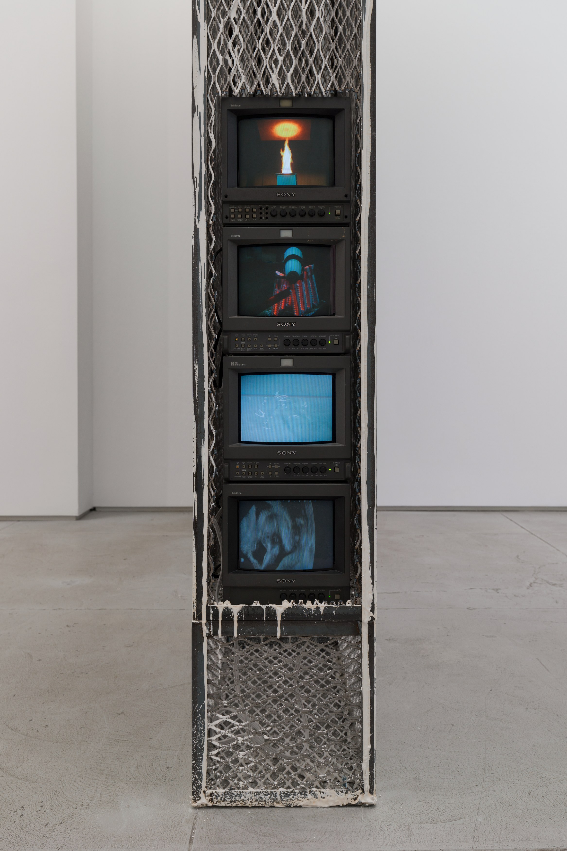 Installation view 8