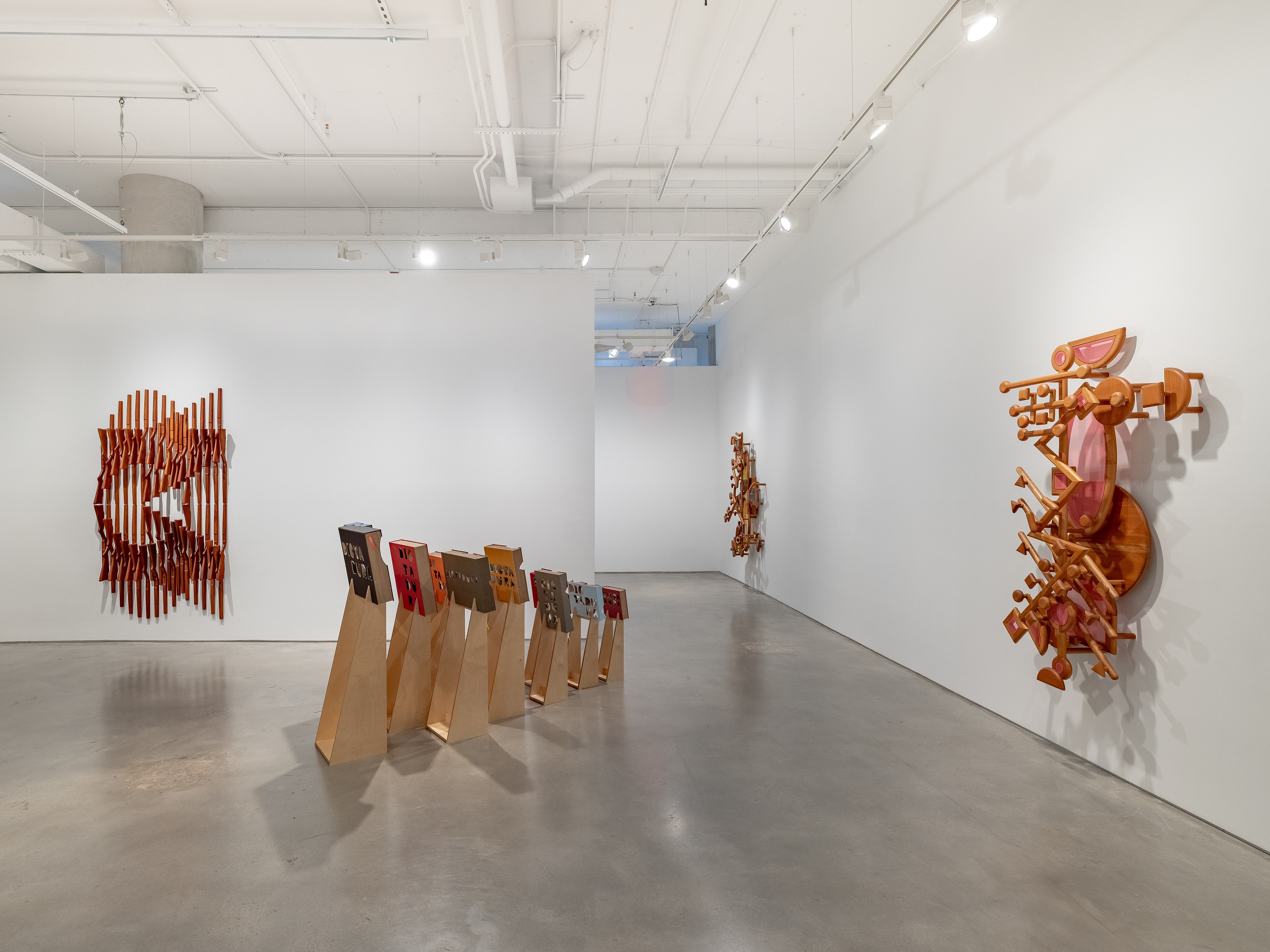 Marco A. Castillo, From the Circle to the Star at Nara Roesler, photo 2