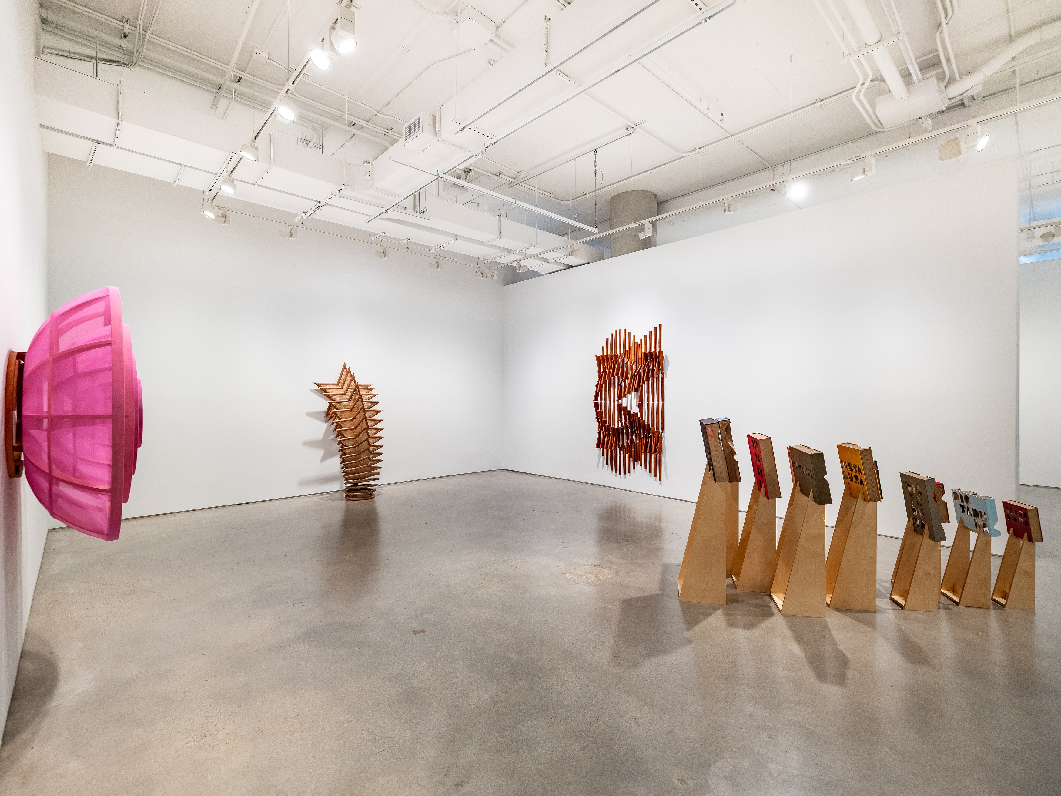 Marco A. Castillo, From the Circle to the Star at Nara Roesler, photo 8