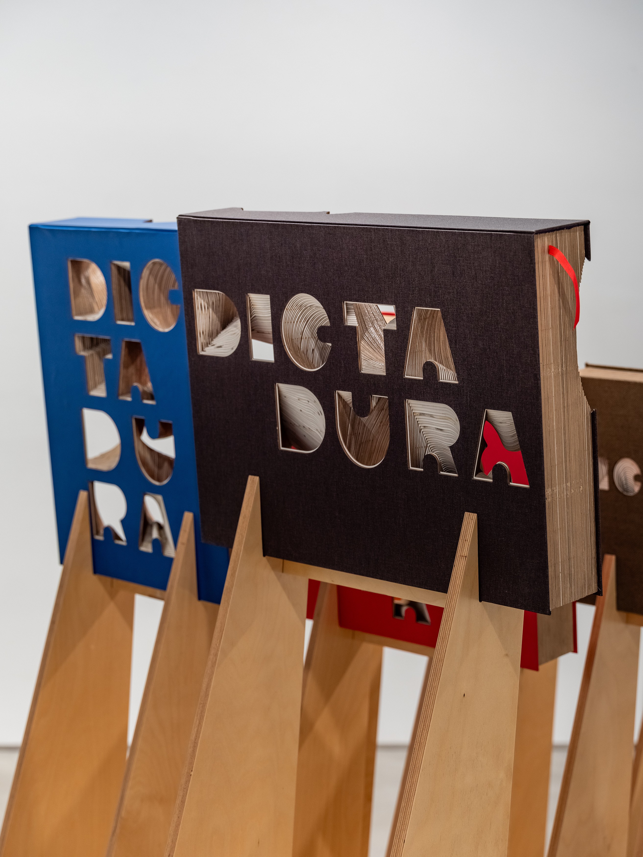 Marco A. Castillo, From the Circle to the Star at Nara Roesler, photo 18