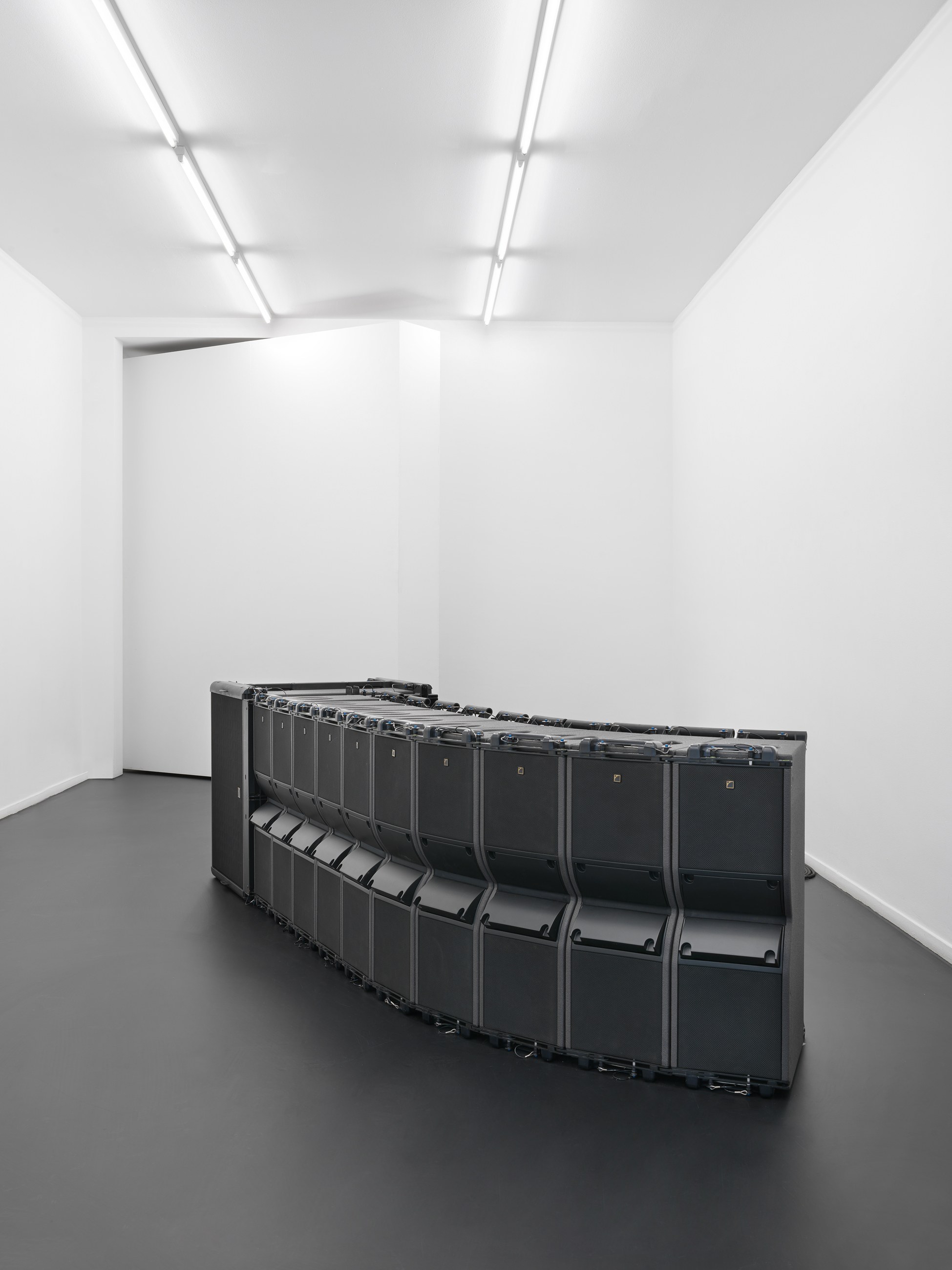 Anne Imhof, Cold Hope at Galerie Buchholz, Berlin, photo 40