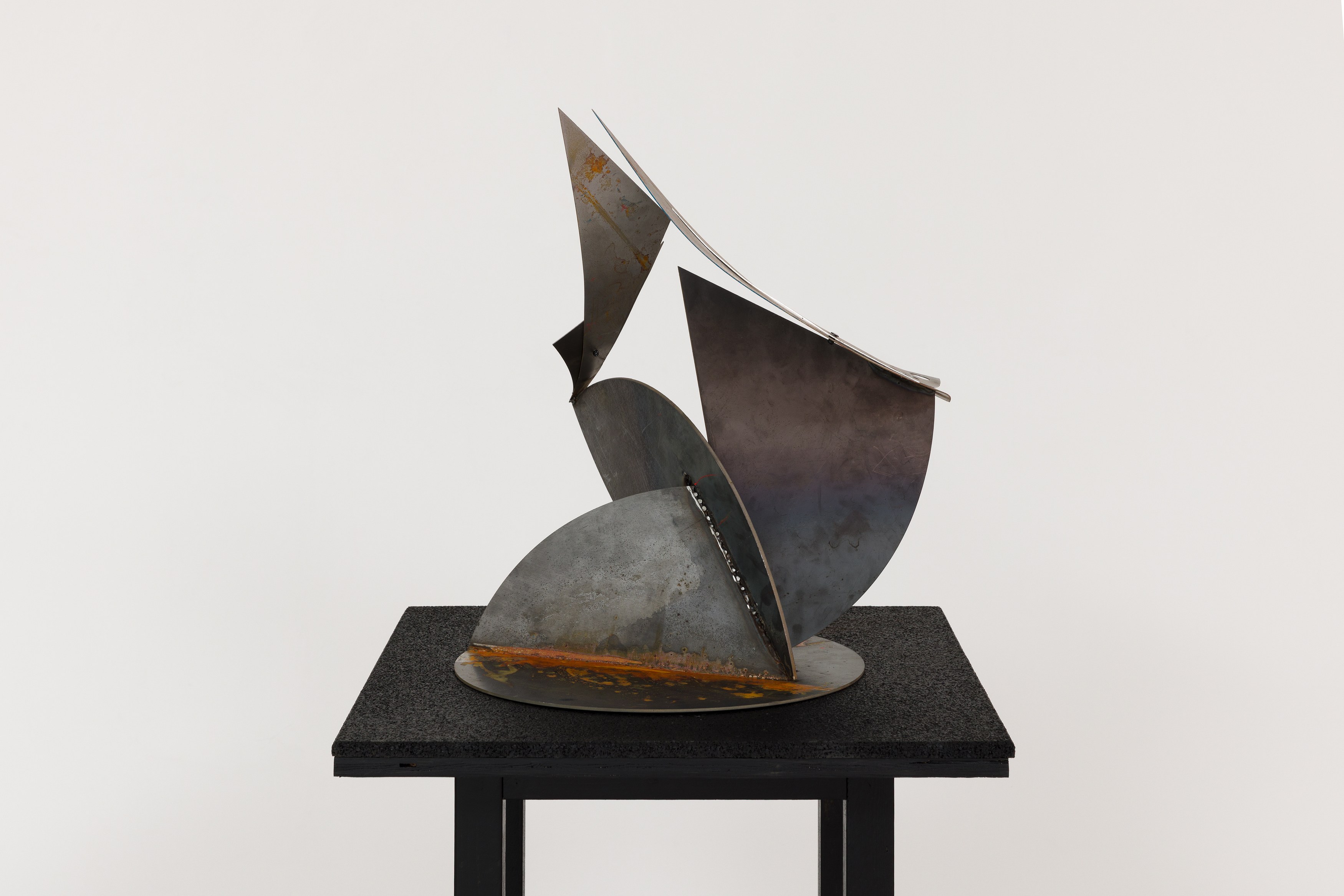 Ro Robertson, Holder Up at Maximillian William, photo 14