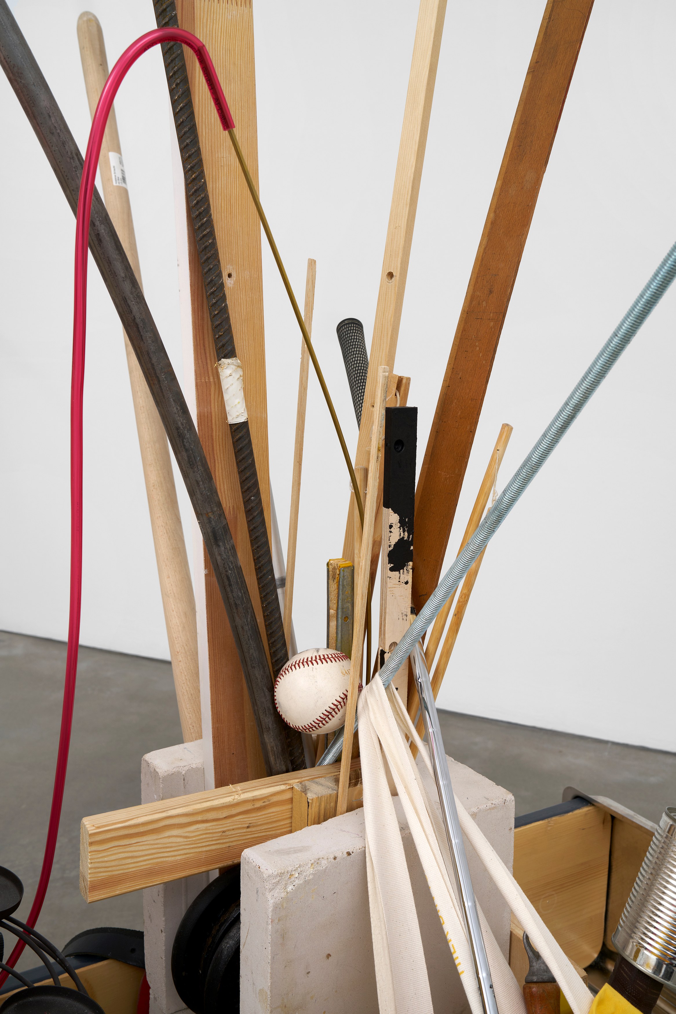 Abraham Cruzvillegas, Splitogetherness: Another Groove at Galerie Thomas Schulte, photo 36