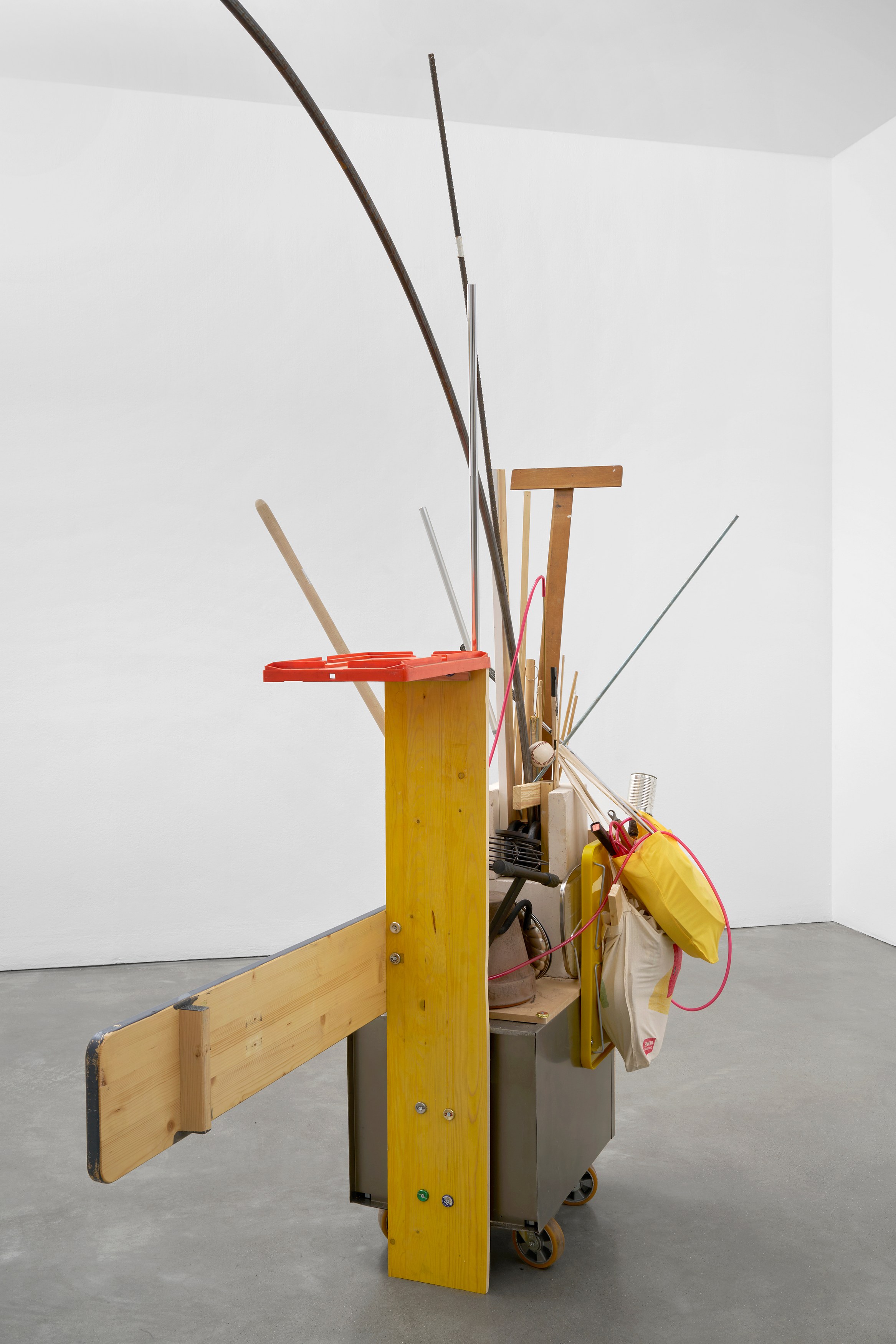 Abraham Cruzvillegas, Splitogetherness: Another Groove at Galerie Thomas Schulte, photo 38