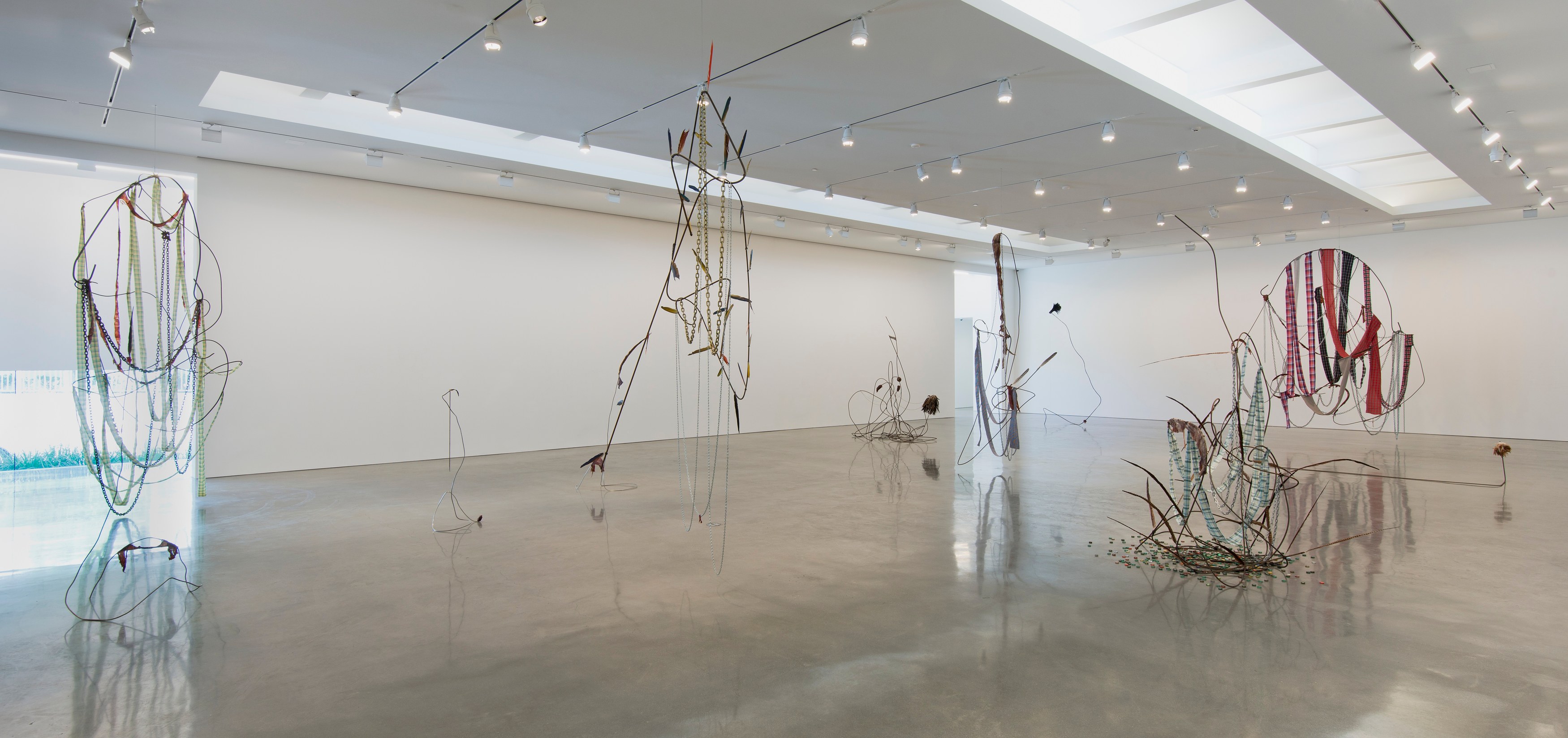 Abraham Cruzvillegas, Autodestrucción at Regen Projects, photo 2