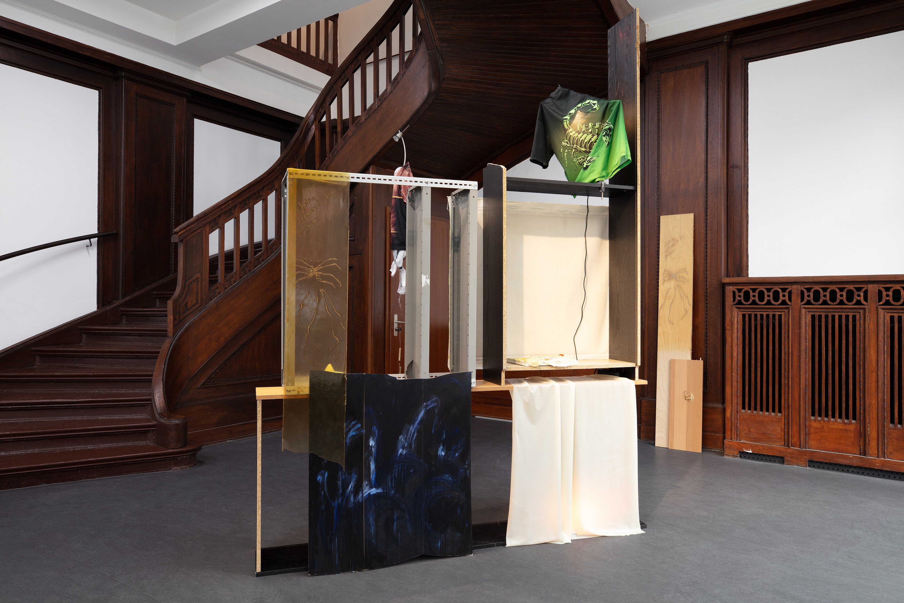 Krys Huba, All of those records; tell me, bee at Künstlerhaus Bethanien, photo 8