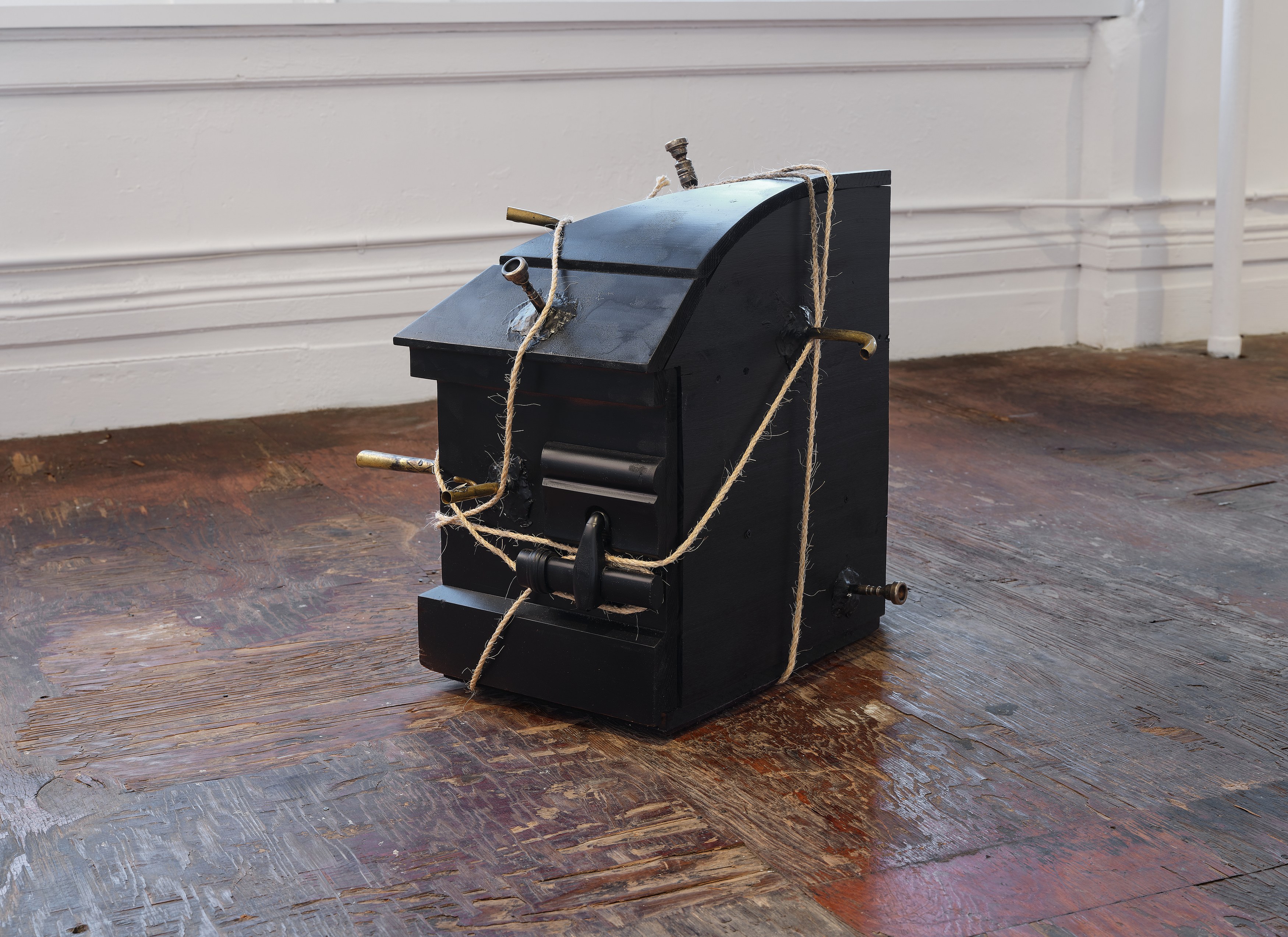 Gozié Ojini, Alix Vernet, Alice Gong Xiaowen, After H(ours): Yale School of Art Sculpture MFA 2025 at Kiang Malingue, photo 2