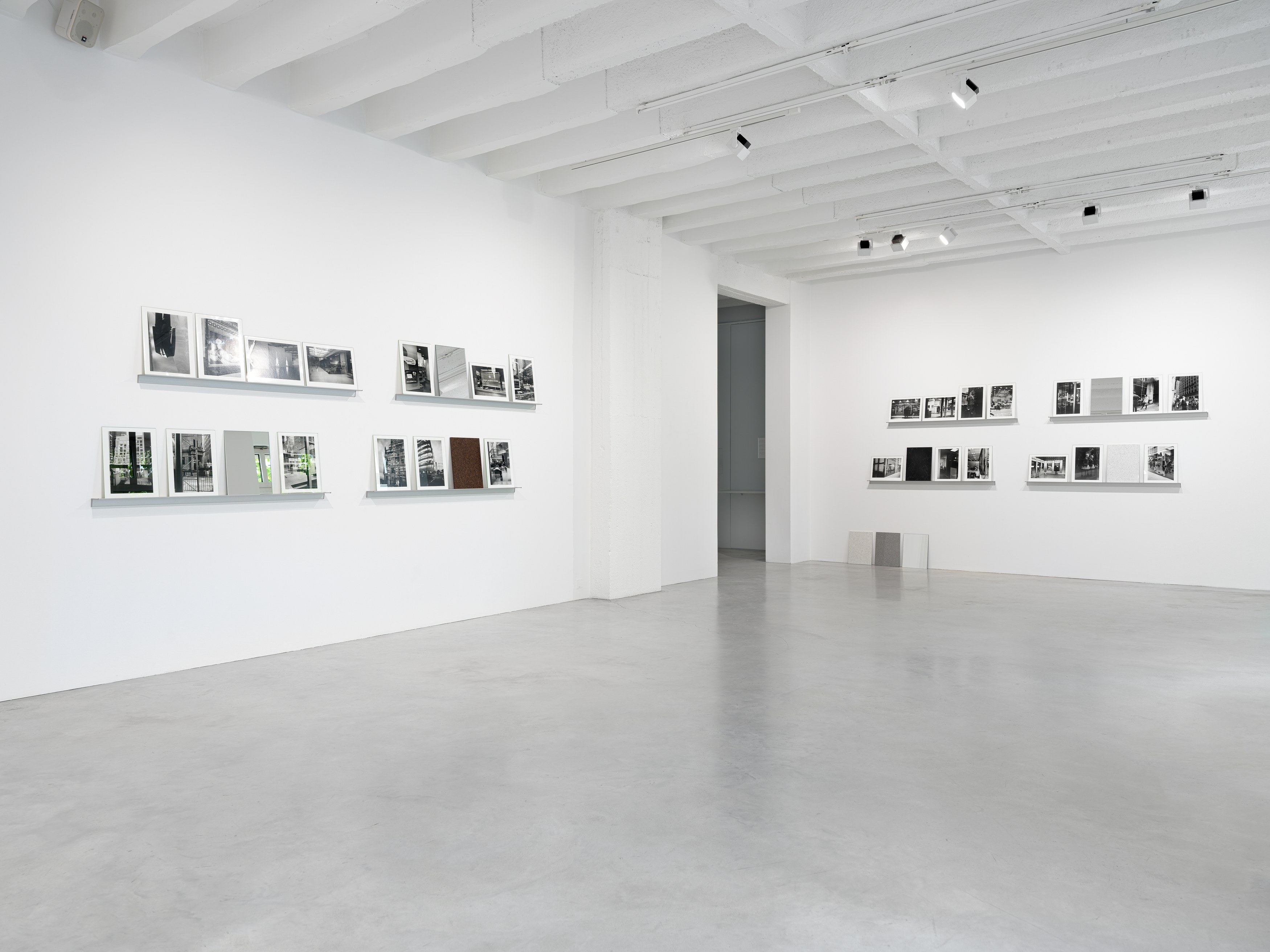 Timm Rautert, die welt und die spiegel at Galerie Nordenhake, photo 2