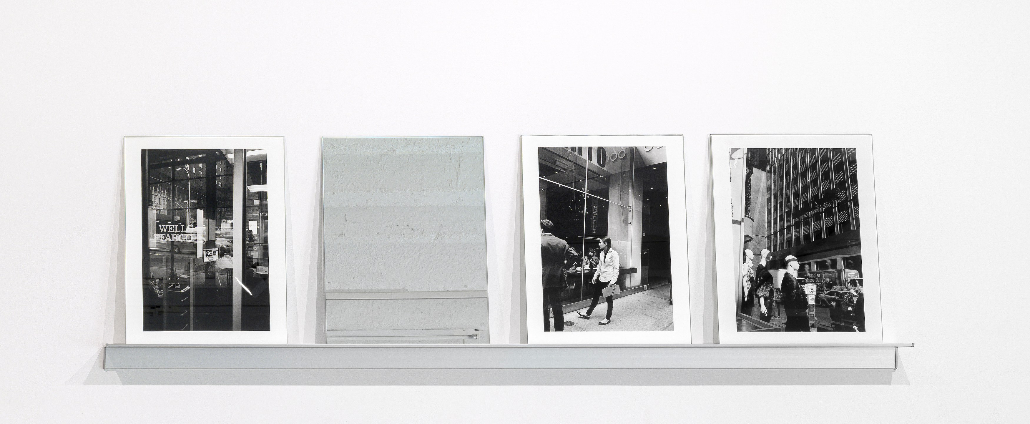 Timm Rautert, die welt und die spiegel at Galerie Nordenhake, photo 12