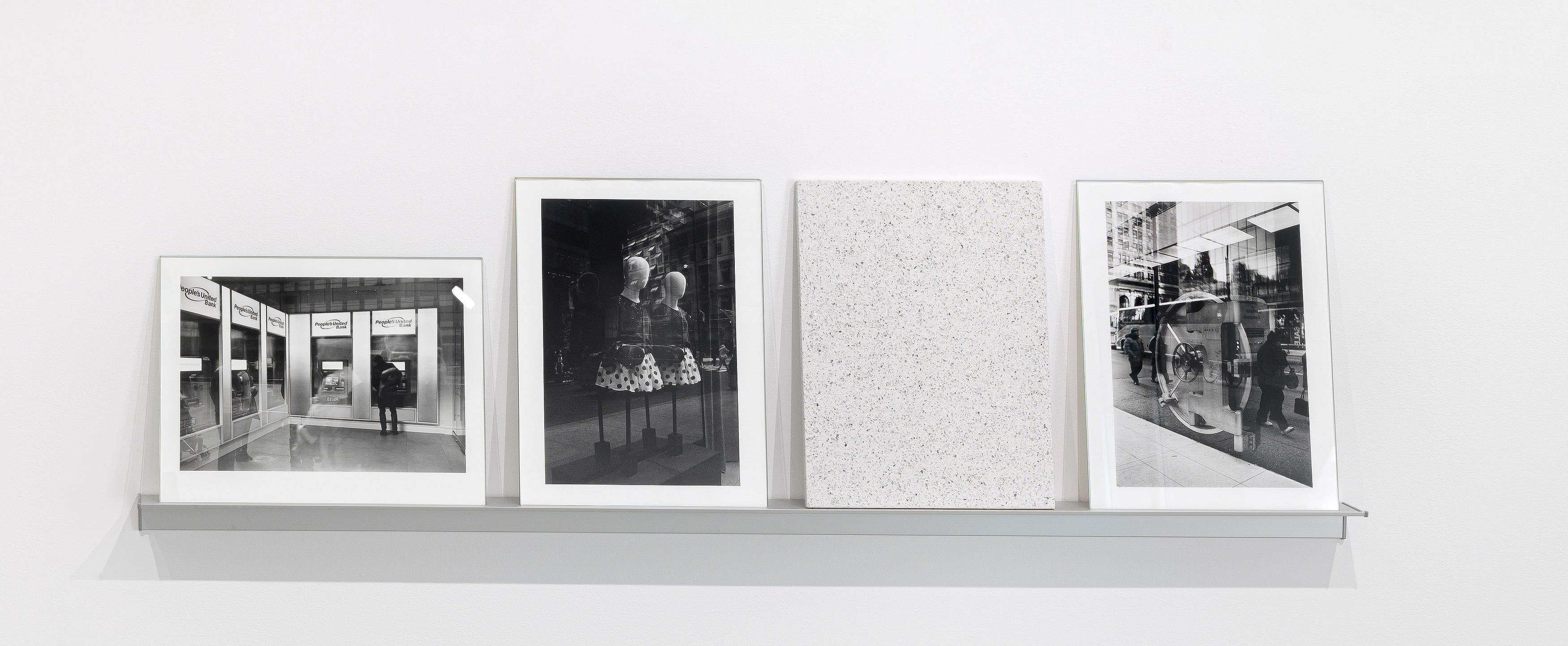Timm Rautert, die welt und die spiegel at Galerie Nordenhake, photo 14