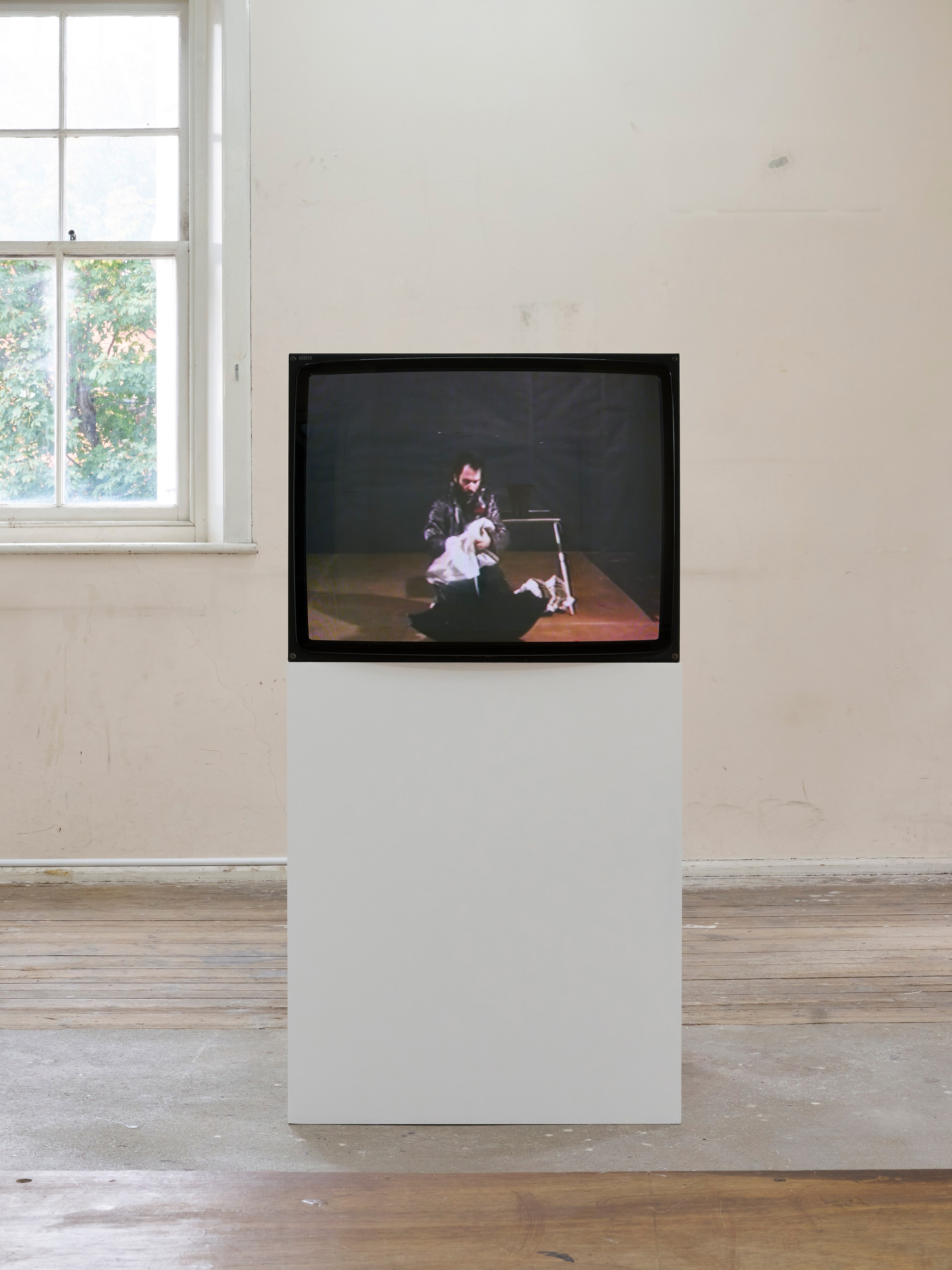 Stuart Sherman, Tenth Spectacle (Portraits of Places) at Gestures, photo 15