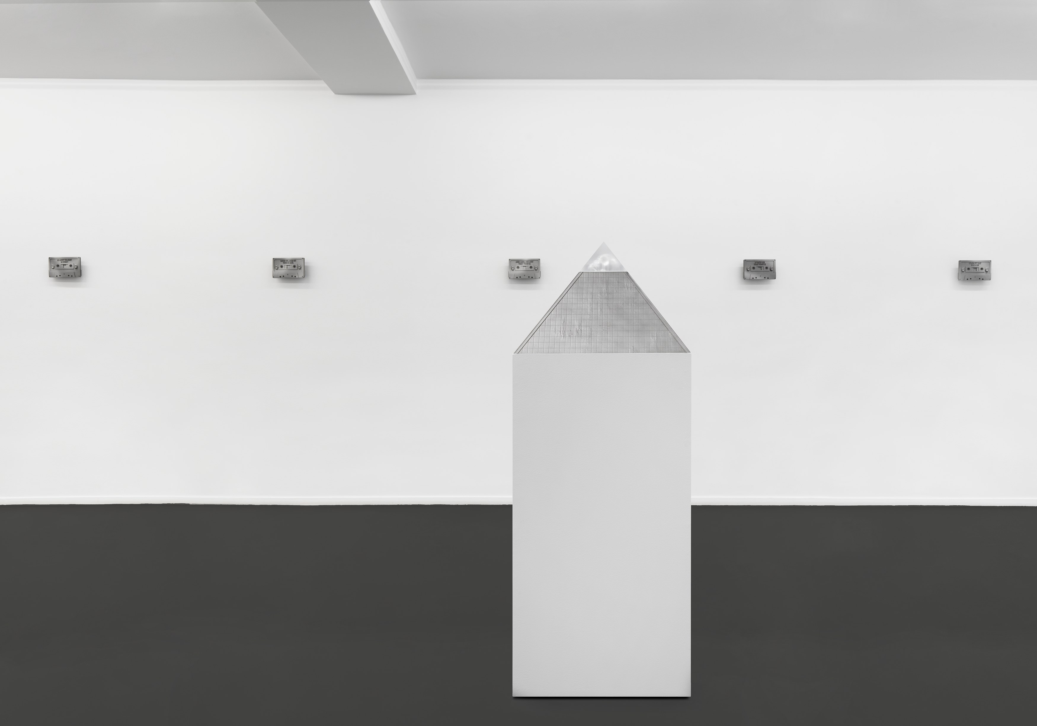 Christelle Oyiri, Heaven’s worth, Hell on earth at Galerie Buchholz, Berlin, photo 2