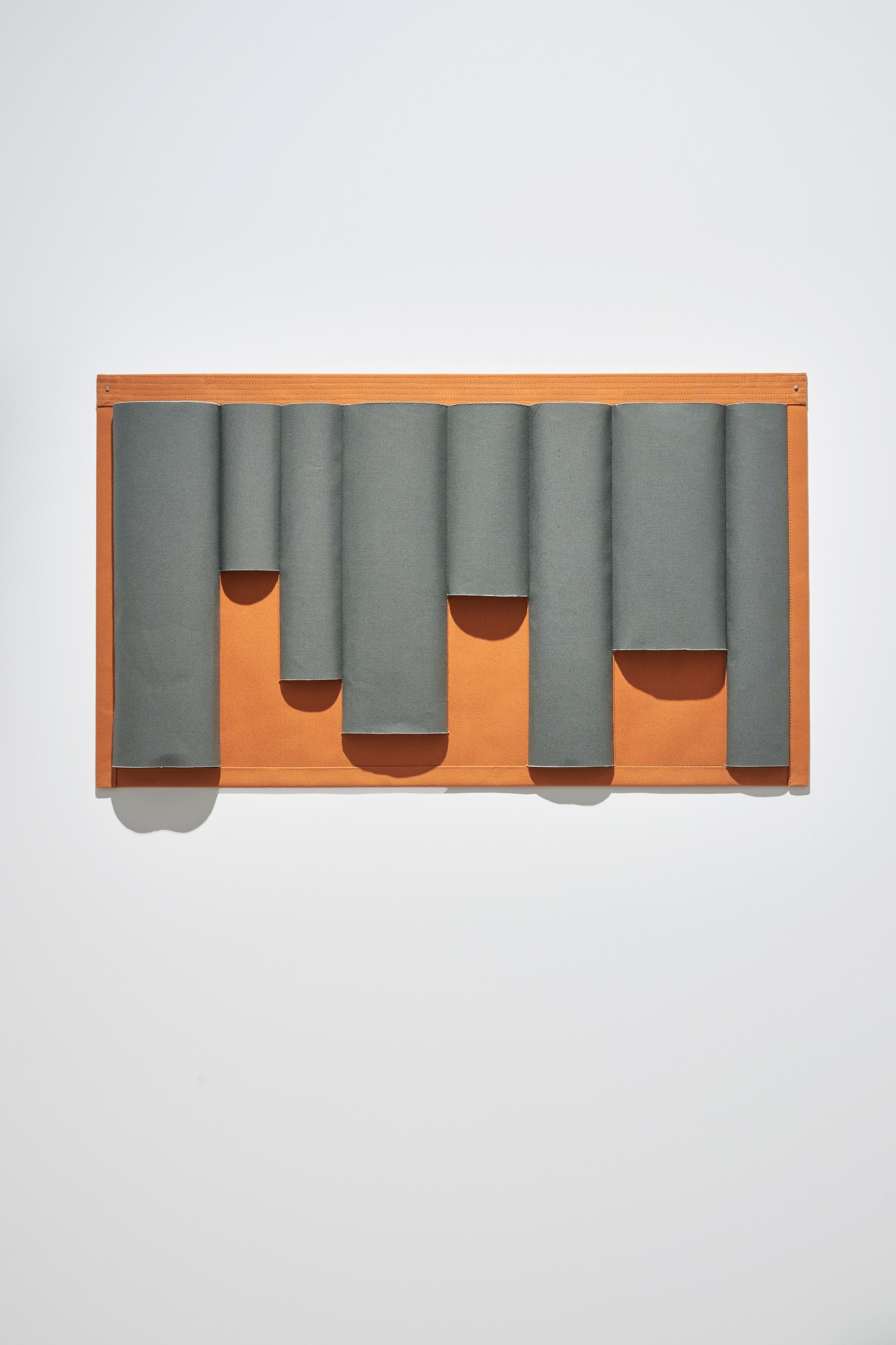 Franz Erhard Walther, Les couleurs sont des actions de la lumière... at Galerie Jocelyn Wolff, photo 21