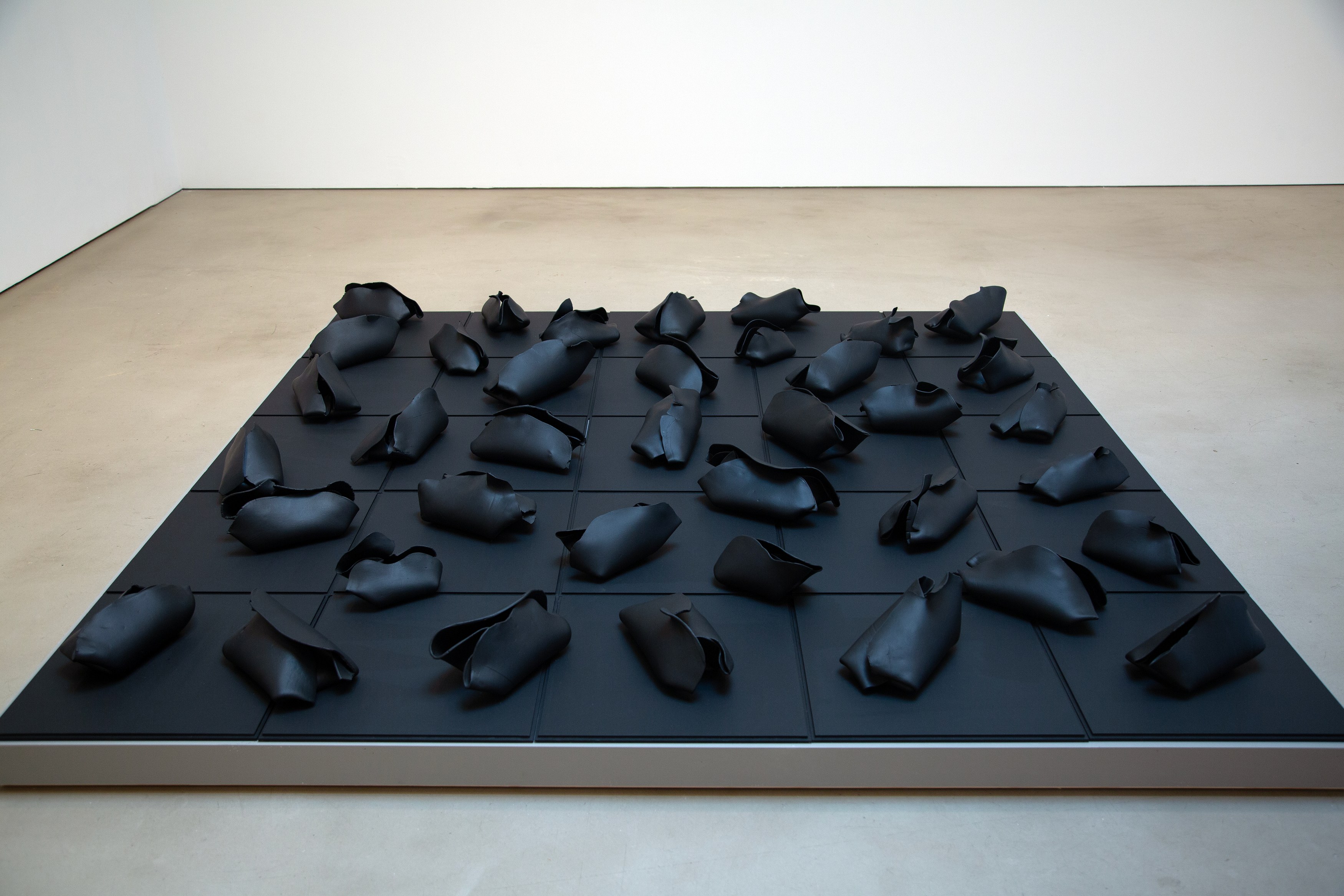 Hannah Wilke, Abstract Bodies at Petzel, photo 9