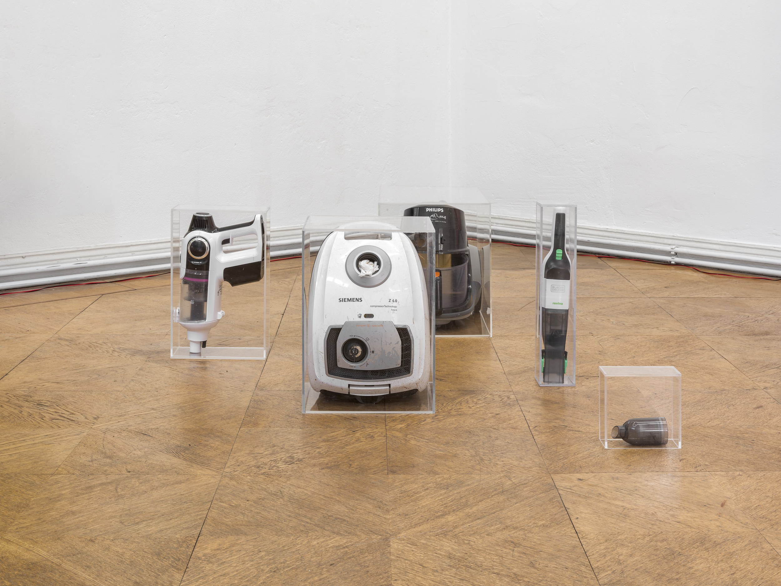 Richard Sides, Looking At Rooms In A New Light at Schiefe Zähne, photo 18