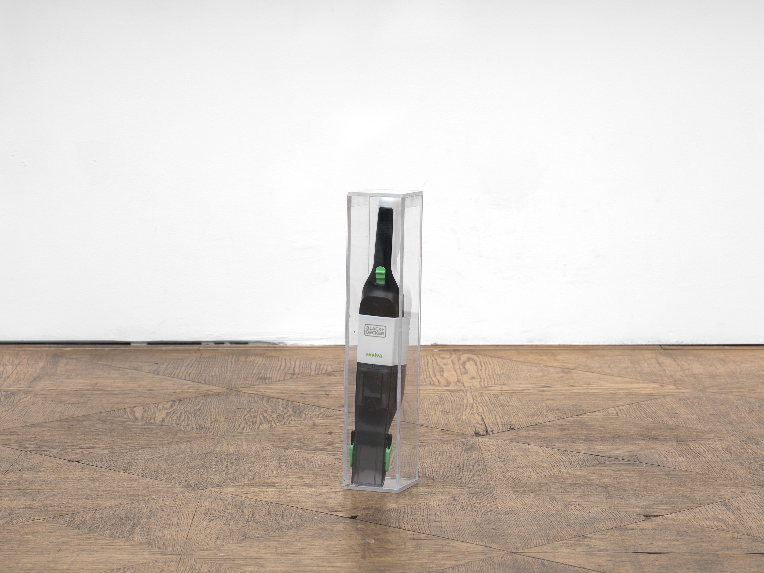 Richard Sides, Looking At Rooms In A New Light at Schiefe Zähne, photo 20