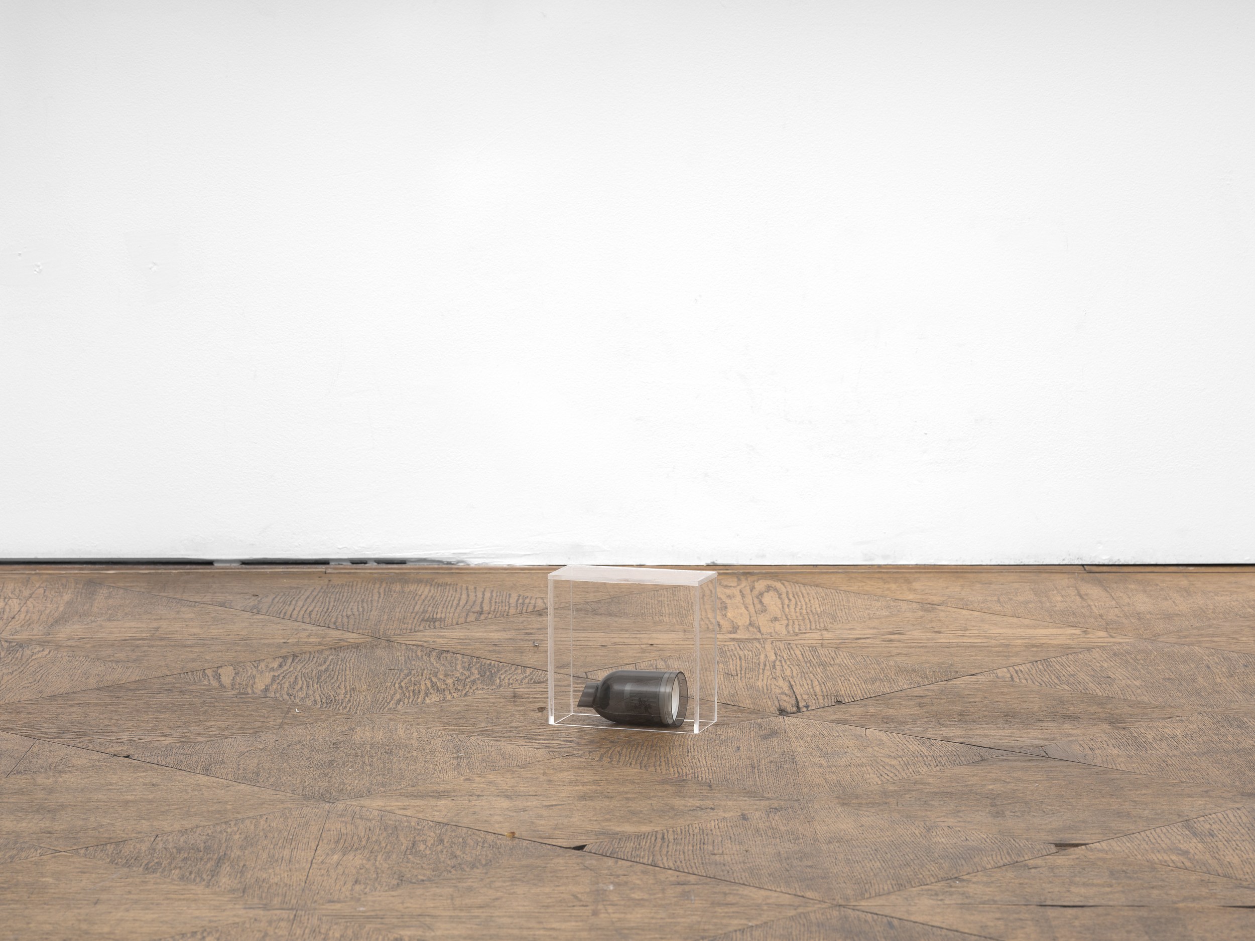 Richard Sides, Looking At Rooms In A New Light at Schiefe Zähne, photo 24