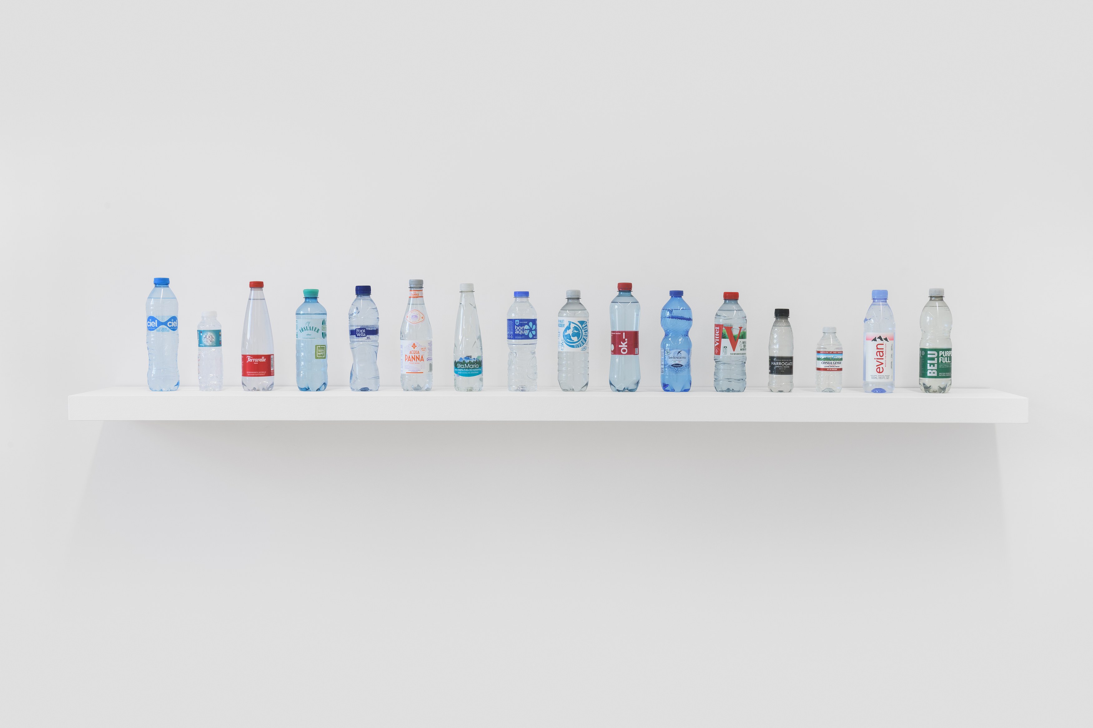 Débora Delmar, Perce Jerrom, Liquidity at piloto pardo, photo 14