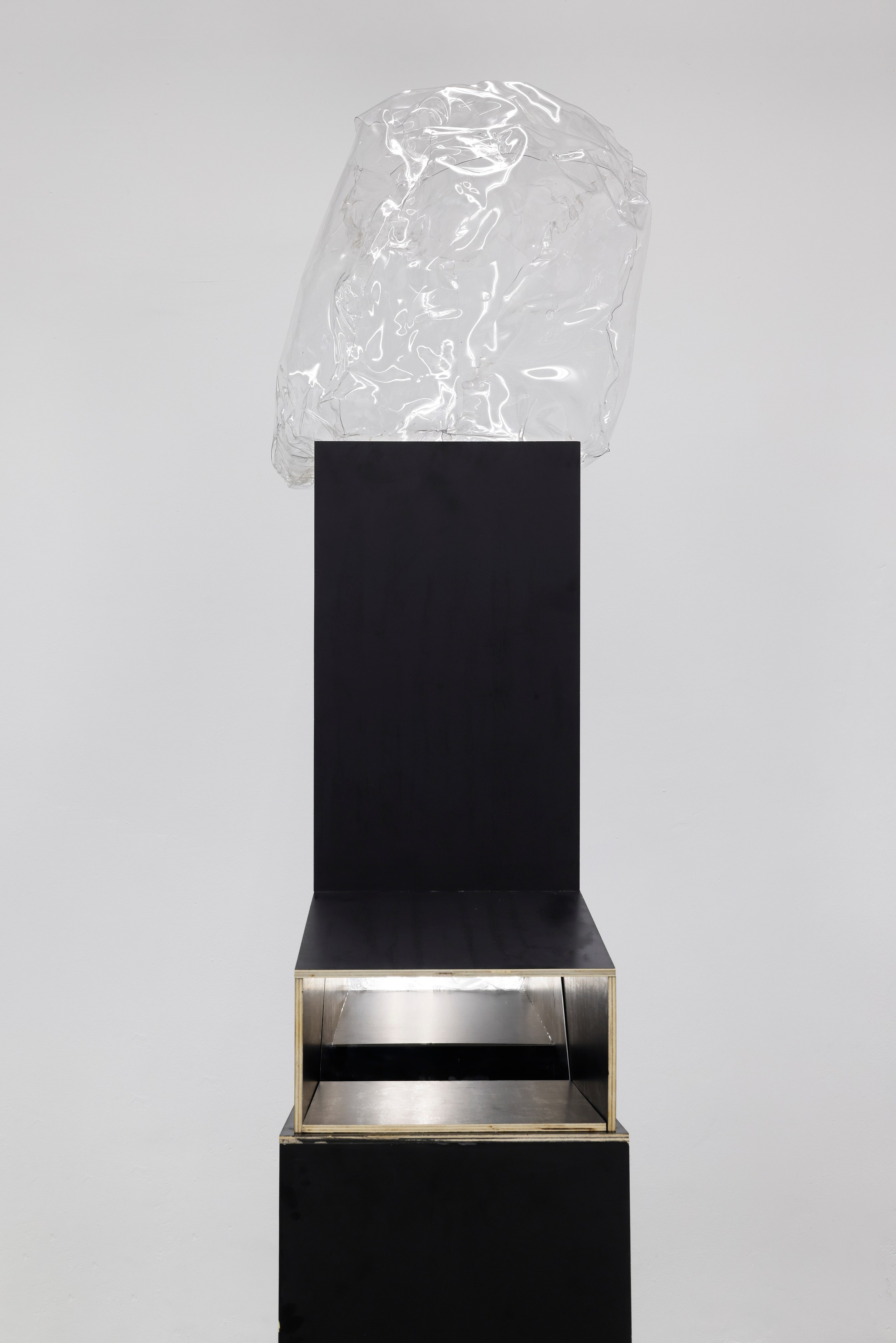 Irina Jasnowski Pascual, Plane Volume at Galerie Noah Klink, photo 5