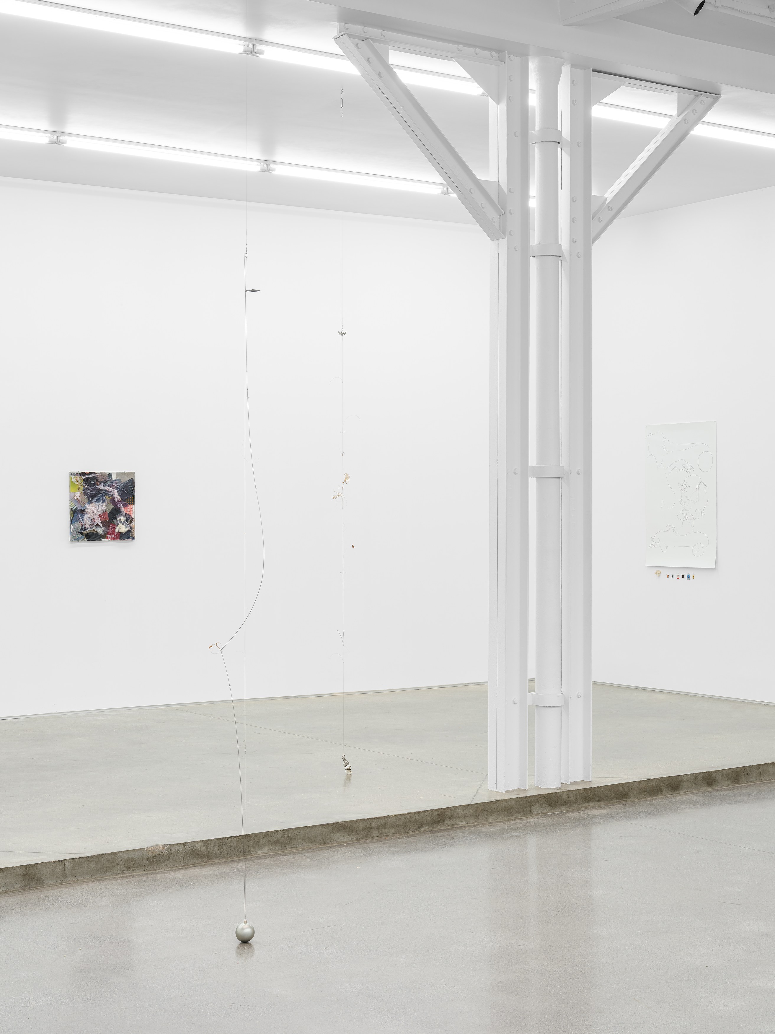 Props, Props at Galerie Derouillon, photo 3