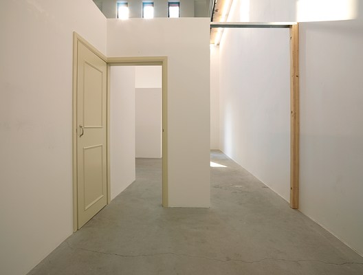 Image 11 of 39