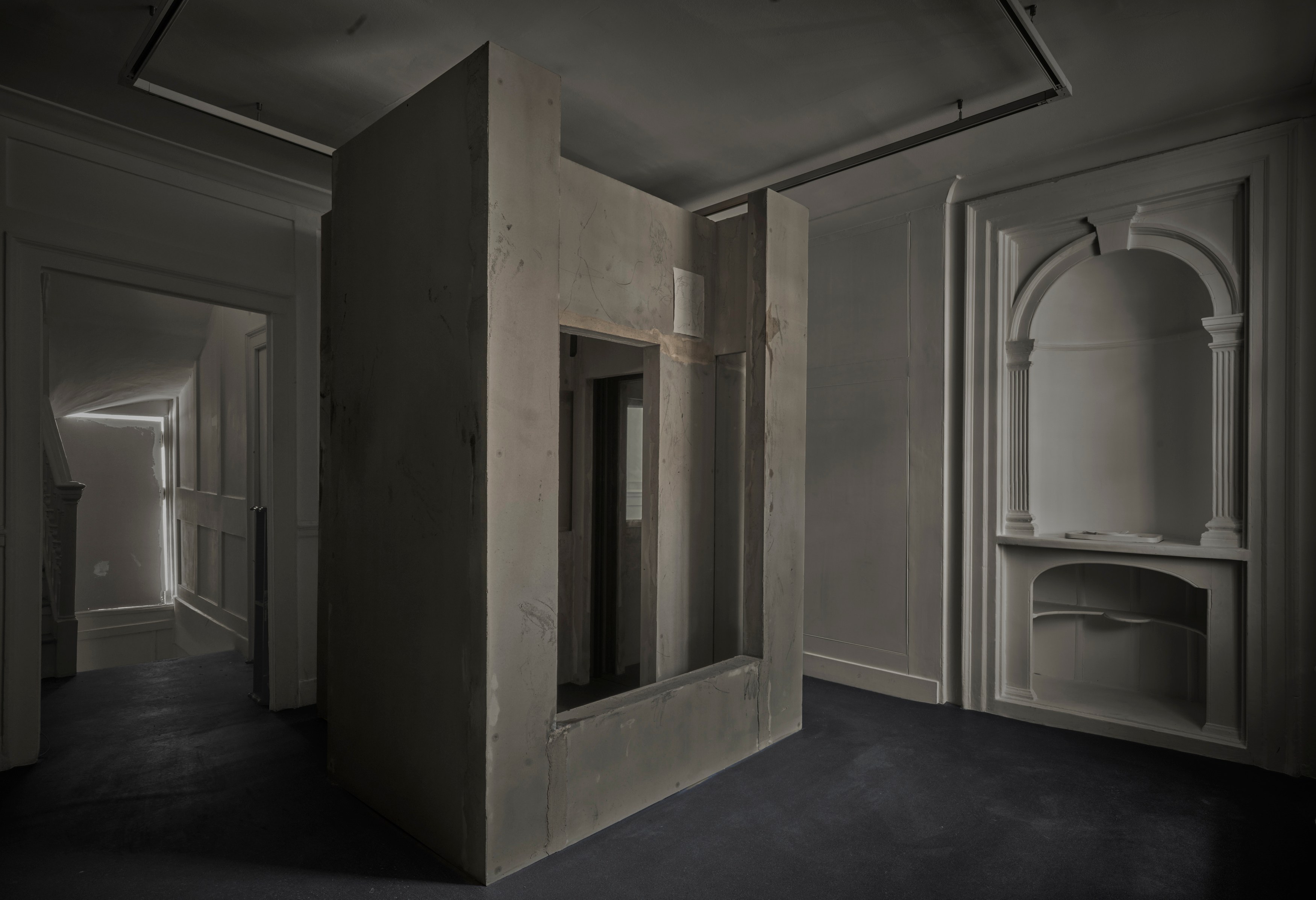 Tolia Astakhishvili, a wound on my plate at Emalin, photo 29