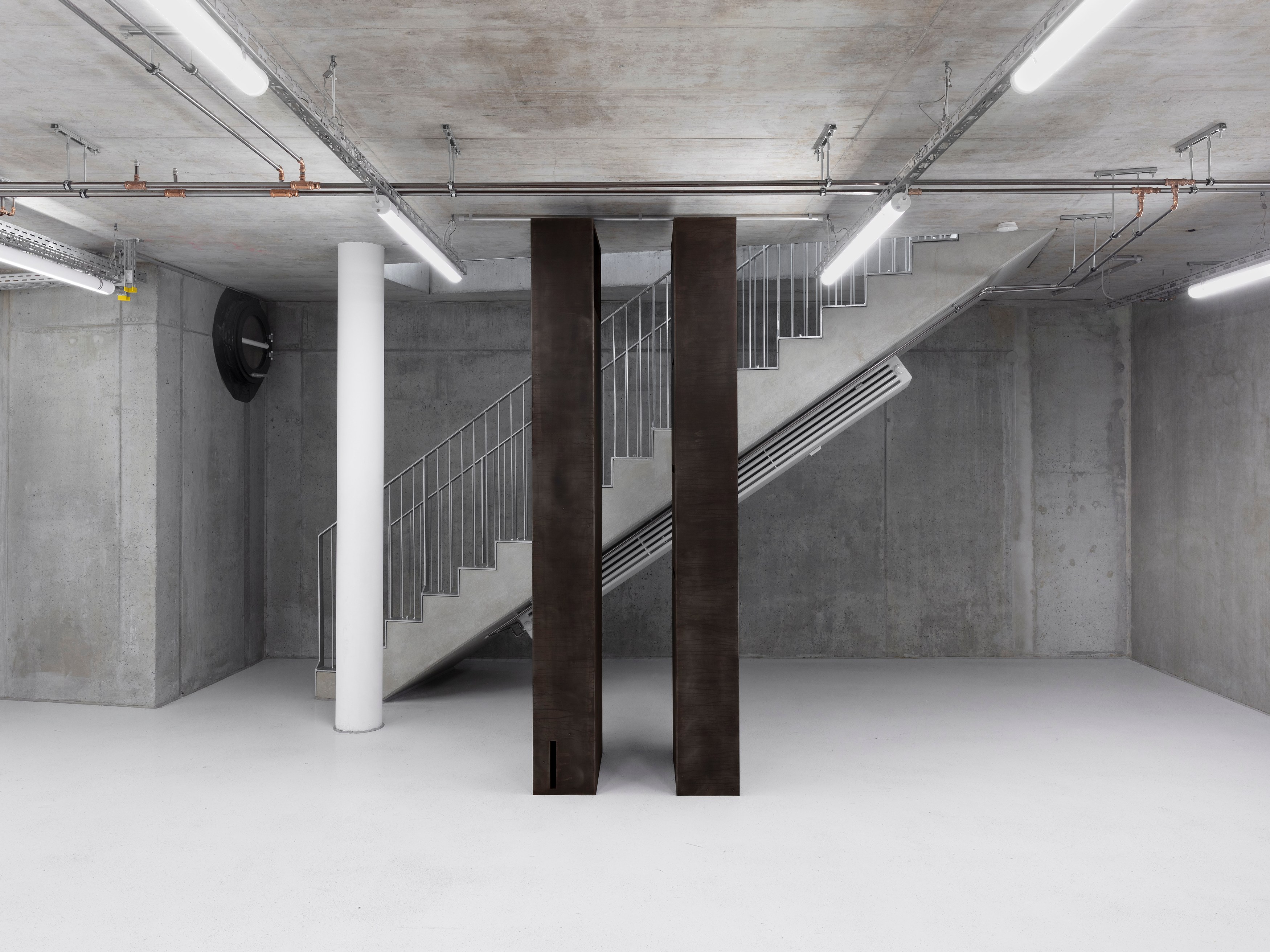 Emanuel De Carvalho, of Malabou at Galerie Molitor, photo 2