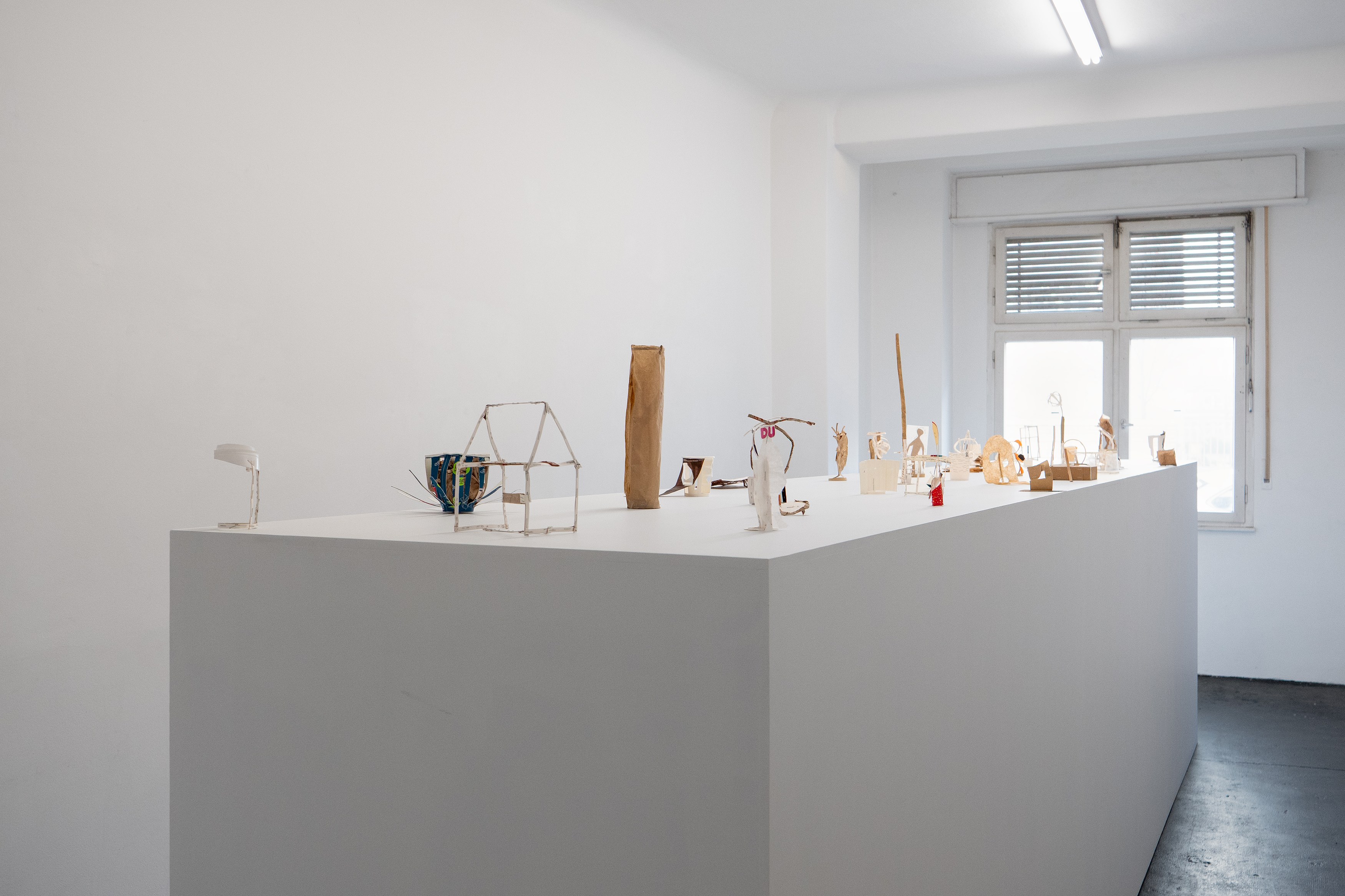 Thomas Swinkels, Cup Sculptures at Stooge Fine Arts, photo 4
