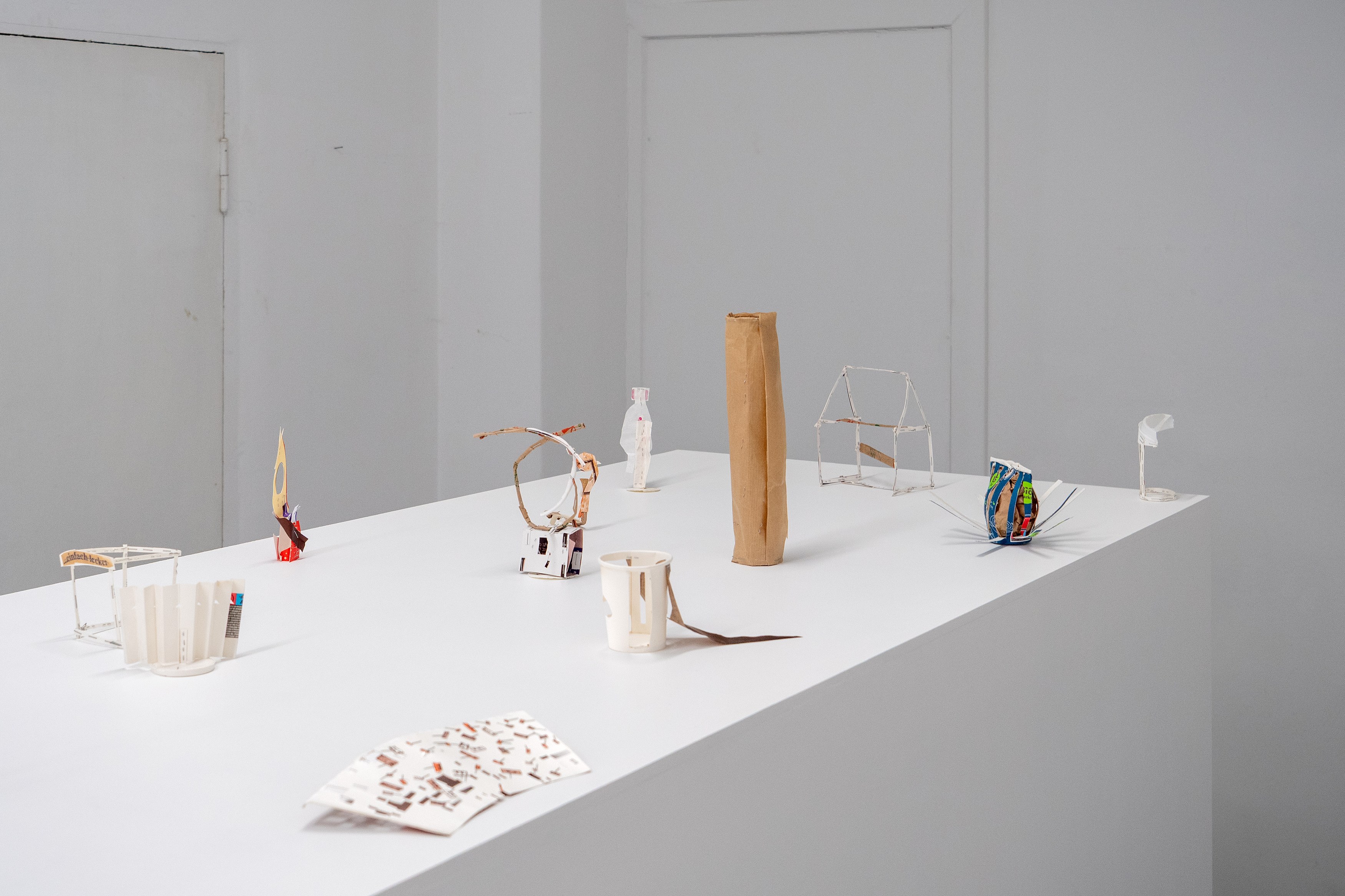 Thomas Swinkels, Cup Sculptures at Stooge Fine Arts, photo 5