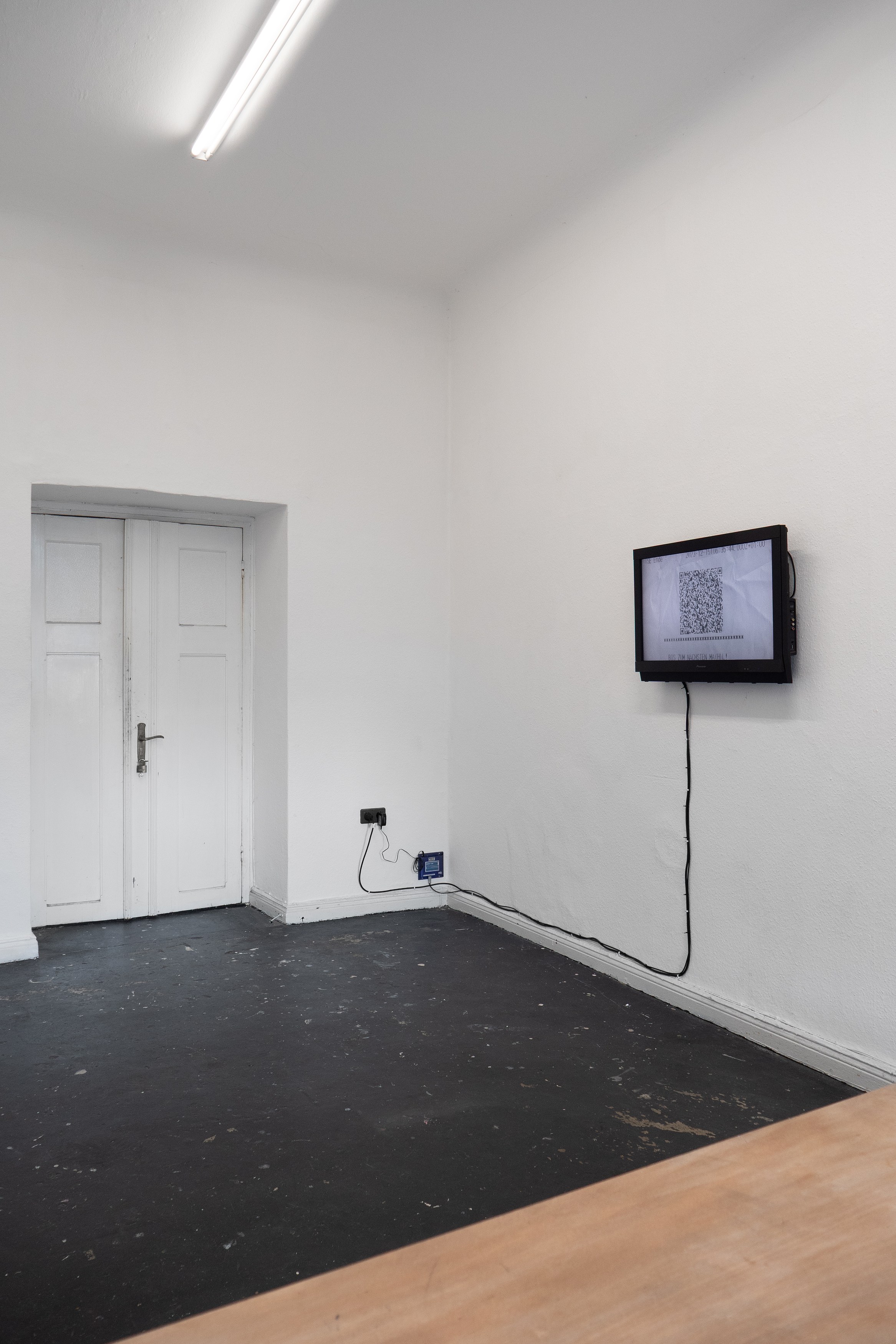 Thomas Swinkels, Cup Sculptures at Stooge Fine Arts, photo 17