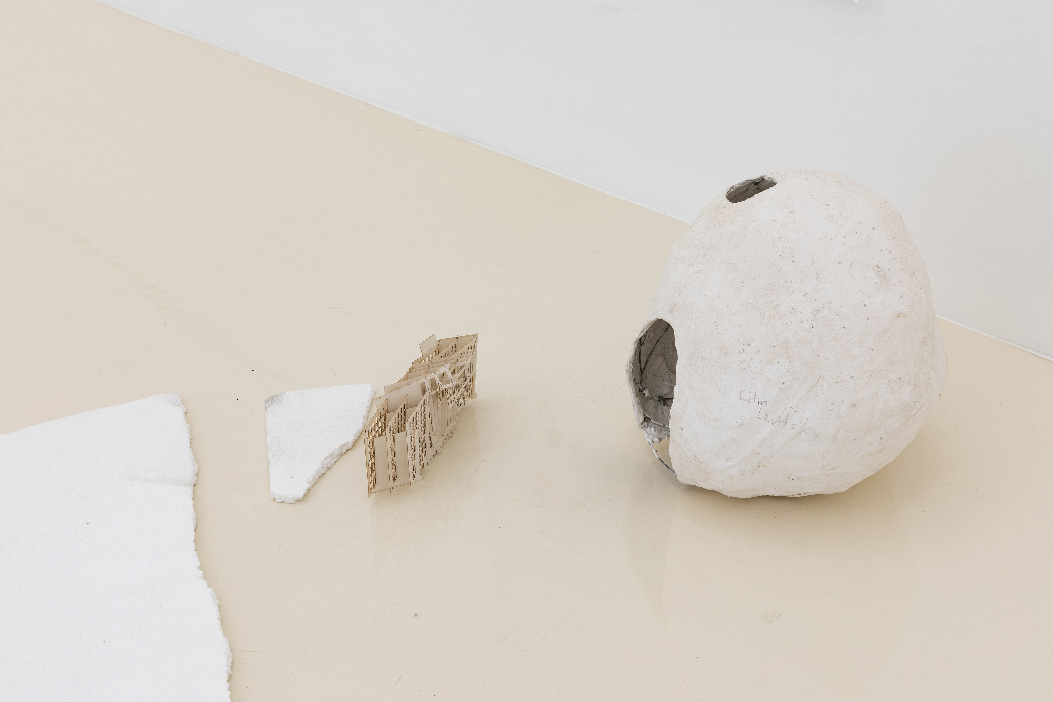 Ian Kiaer, health house at Chris Sharp Gallery, photo 36