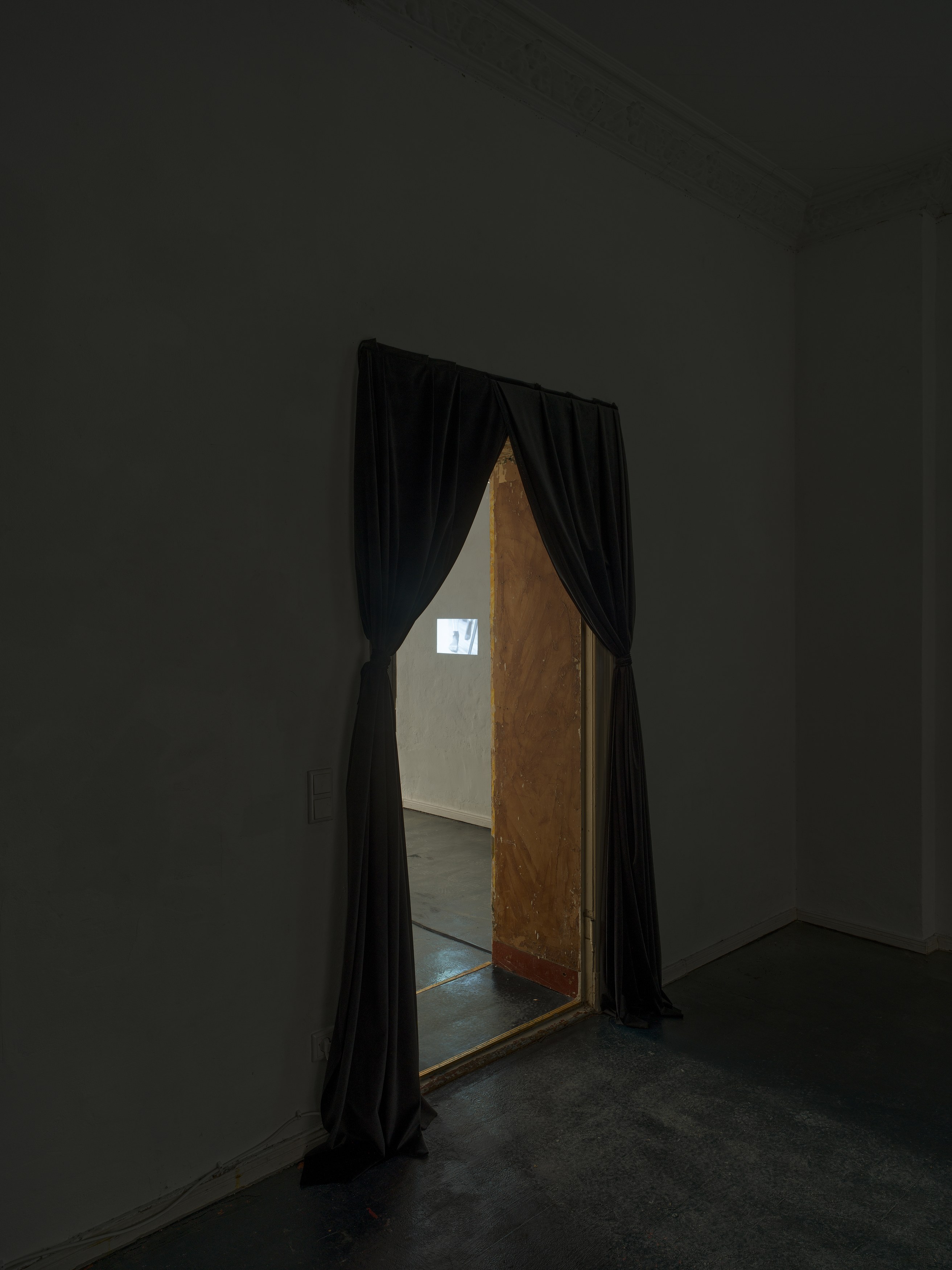 Taro Masushio, Naked at Scheusal, photo 7