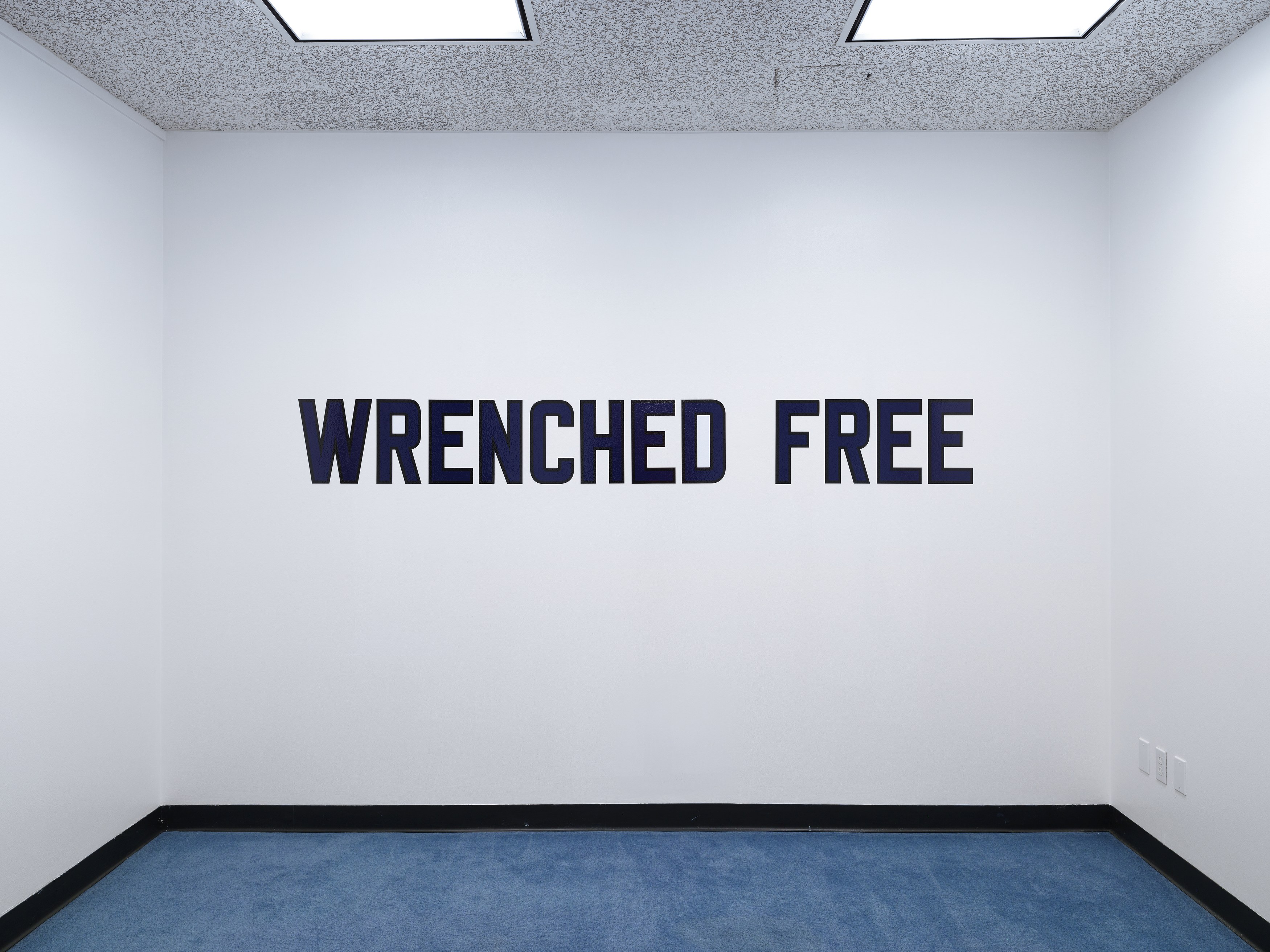 Lawrence Weiner, Wrenched Free at Manual Arts, photo 7