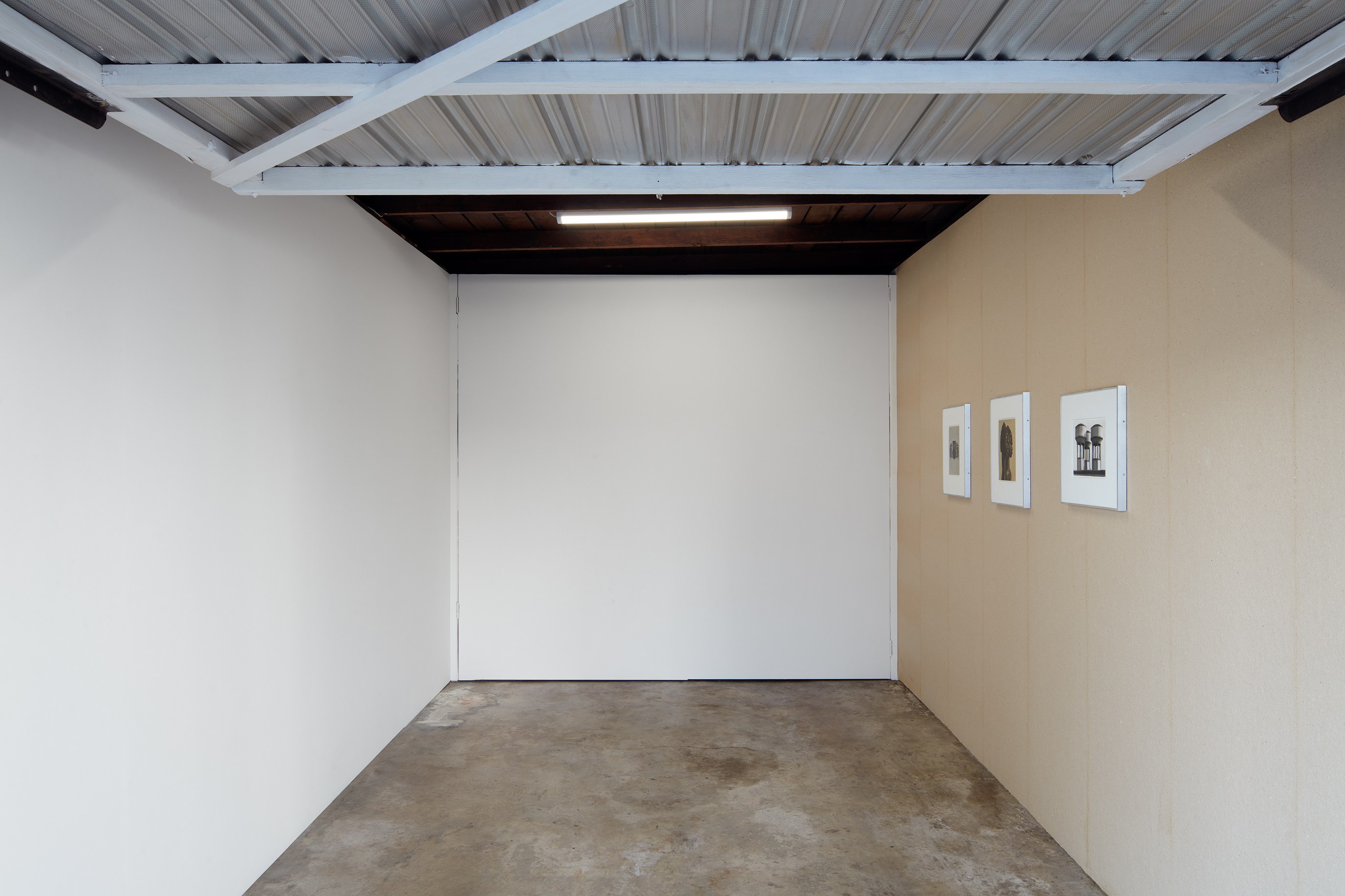 Christopher Williams, A 3 Hour Display of Standard East German Rauhfaser at The Village, photo 3