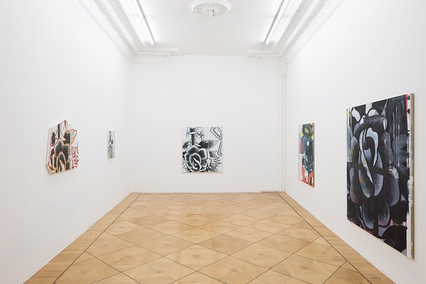 Image 4 of 28