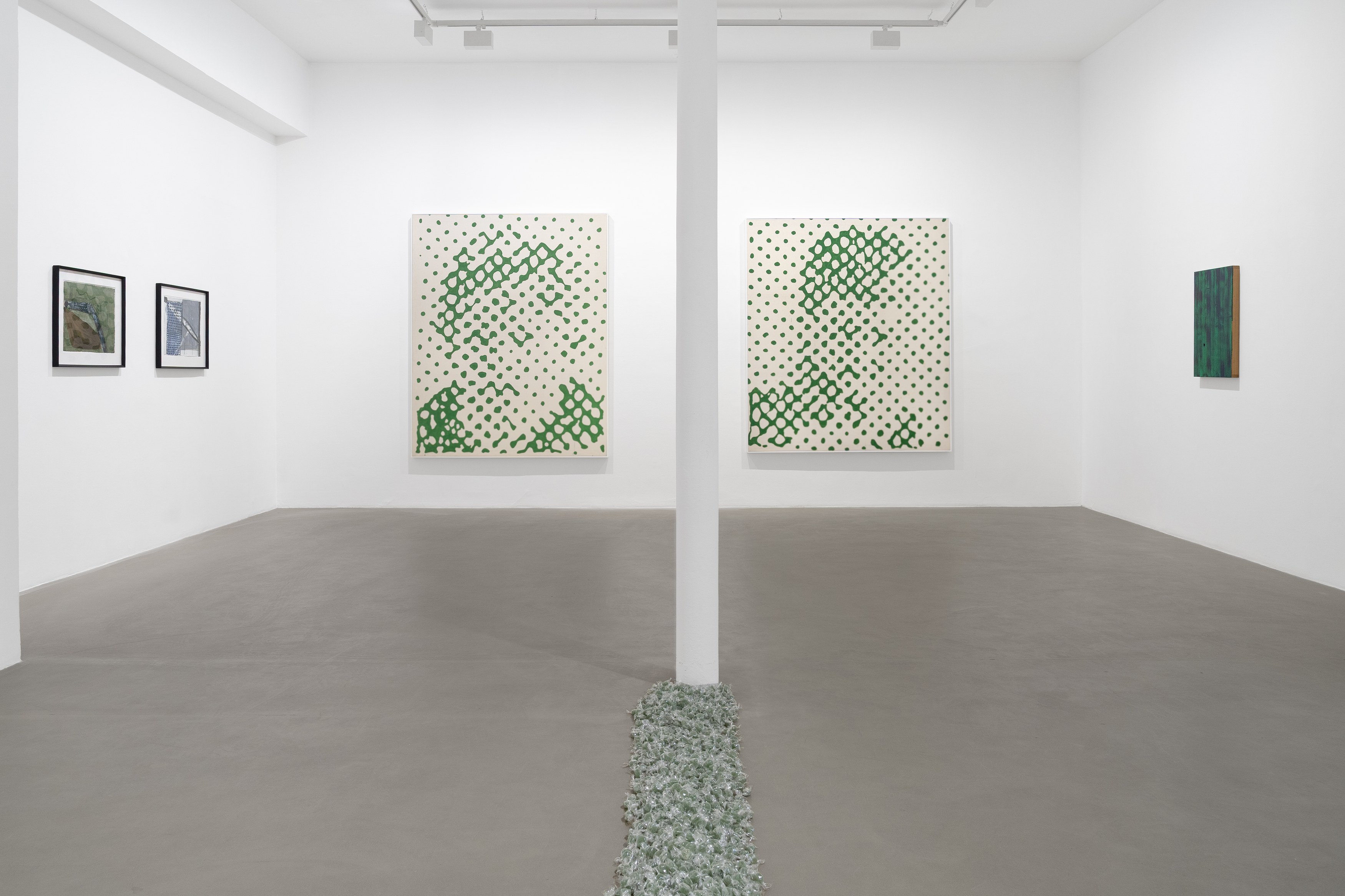 Mathis Altmann, Nina Beier, Cosima von Bonin, Marcel Broodthaers, Chiki, Roberto Cuoghi, David Douard, Ana Viktoria Dzinic, Mimosa Echard, Felix Gonzalez-Torres, Andrew J. Greene, Wade Guyton, Brook Hsu, Pierre Huyghe, Mike Kelley, Dana Lok, Jean-Luc Moulène, Amy Sillman, Haegue Yang, Heimo Zobernig, image 5 of 14