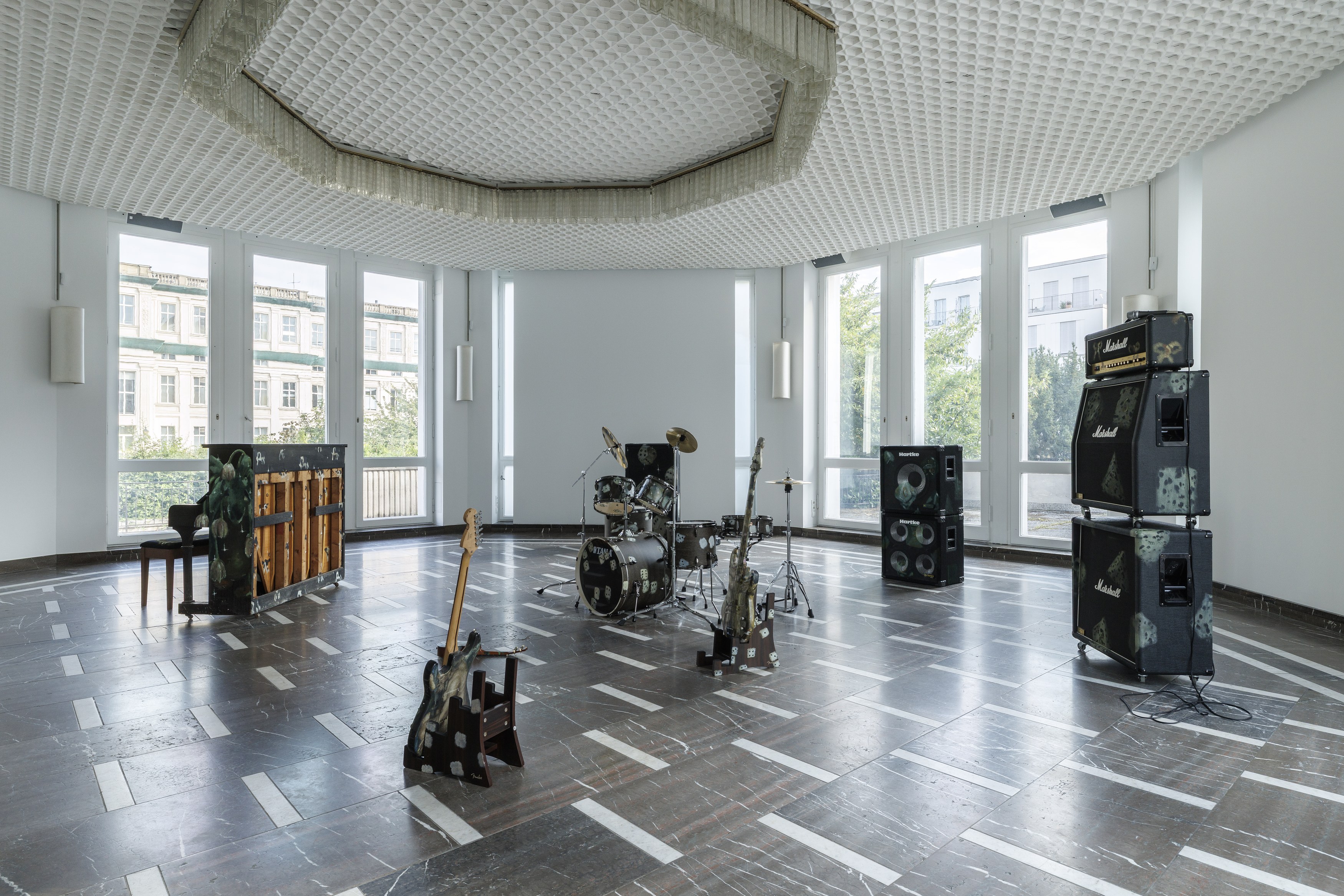 Issy Wood, Magic Bullet at Schinkel Pavillon, photo 4
