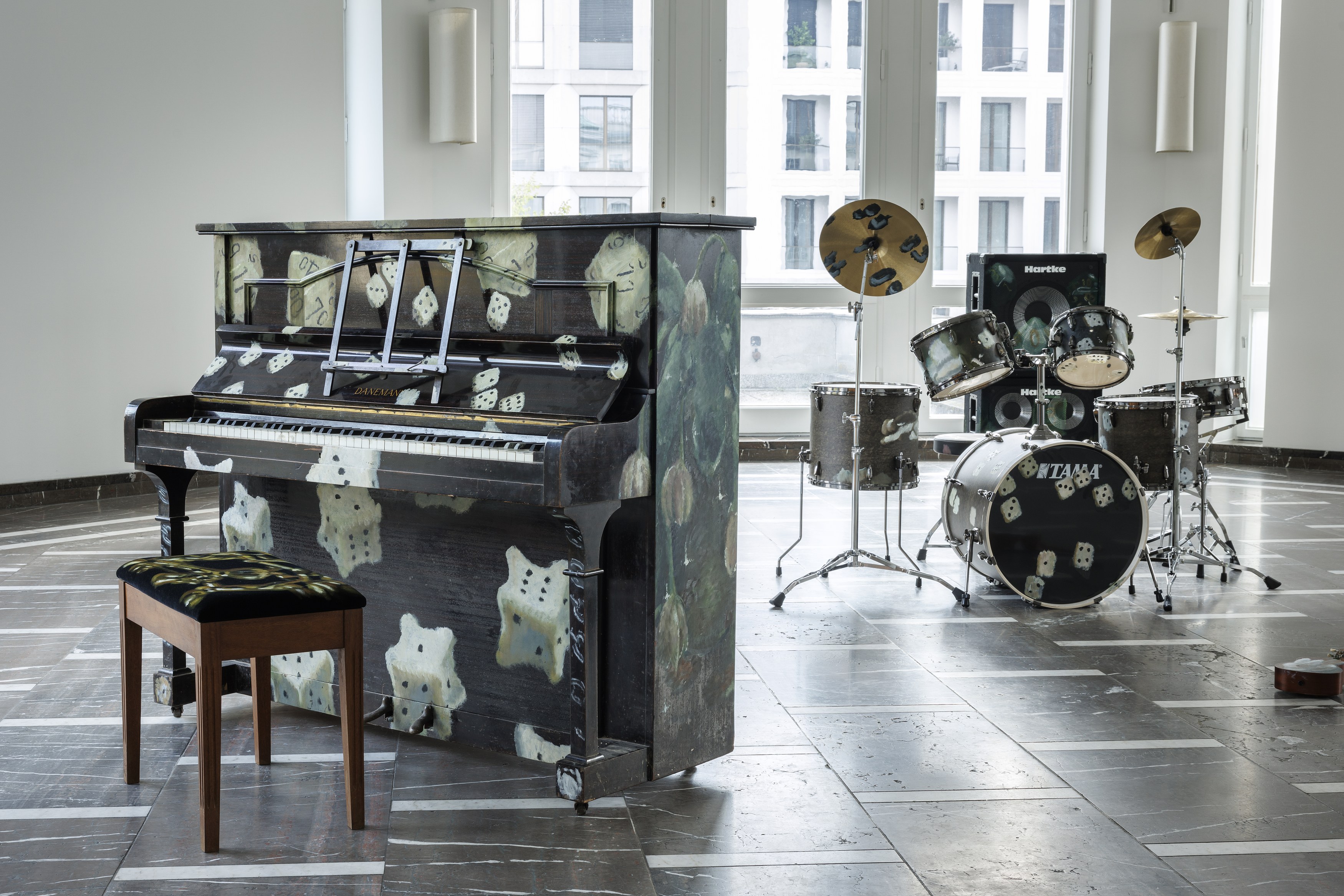Issy Wood, Magic Bullet at Schinkel Pavillon, photo 6