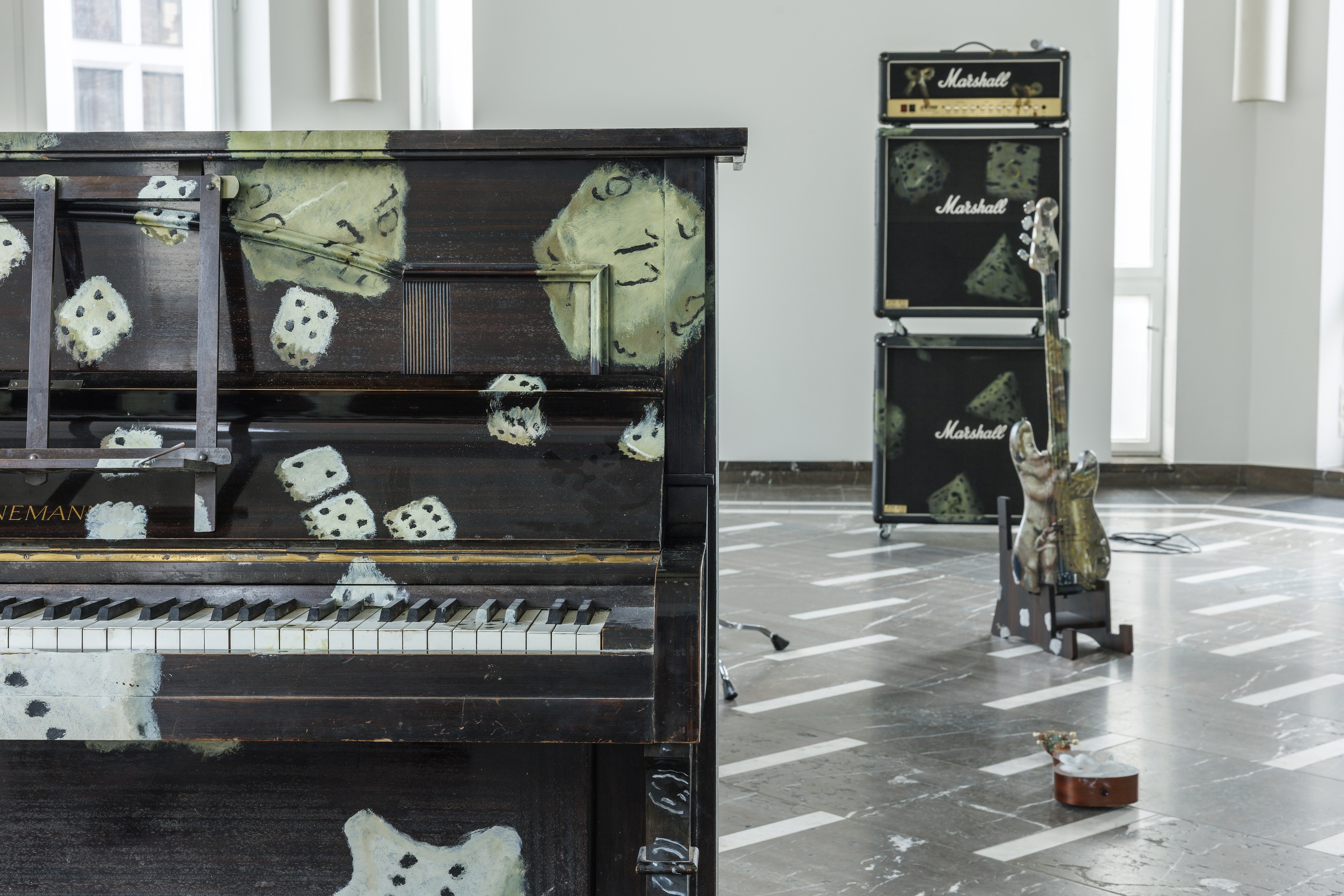 Issy Wood, Magic Bullet at Schinkel Pavillon, photo 7