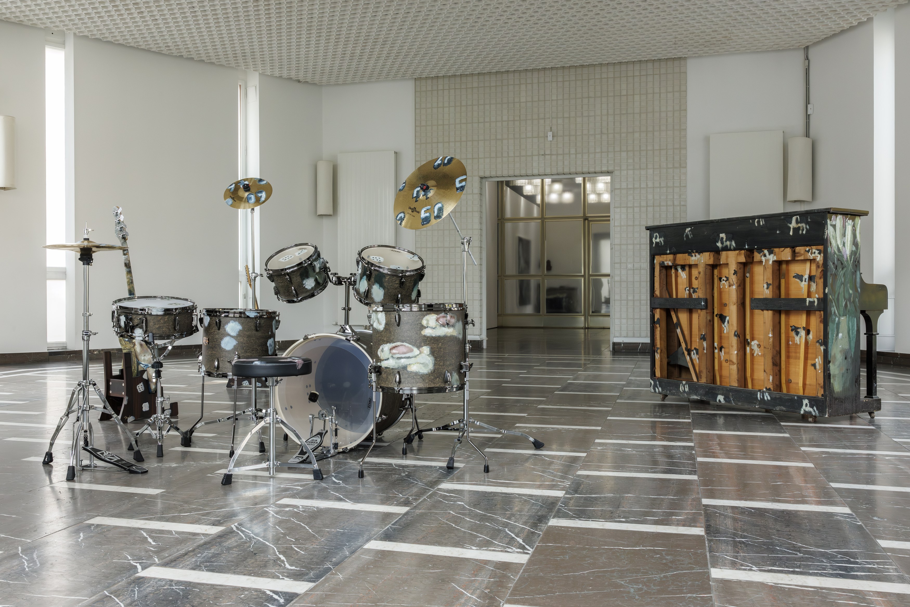 Issy Wood, Magic Bullet at Schinkel Pavillon, photo 13