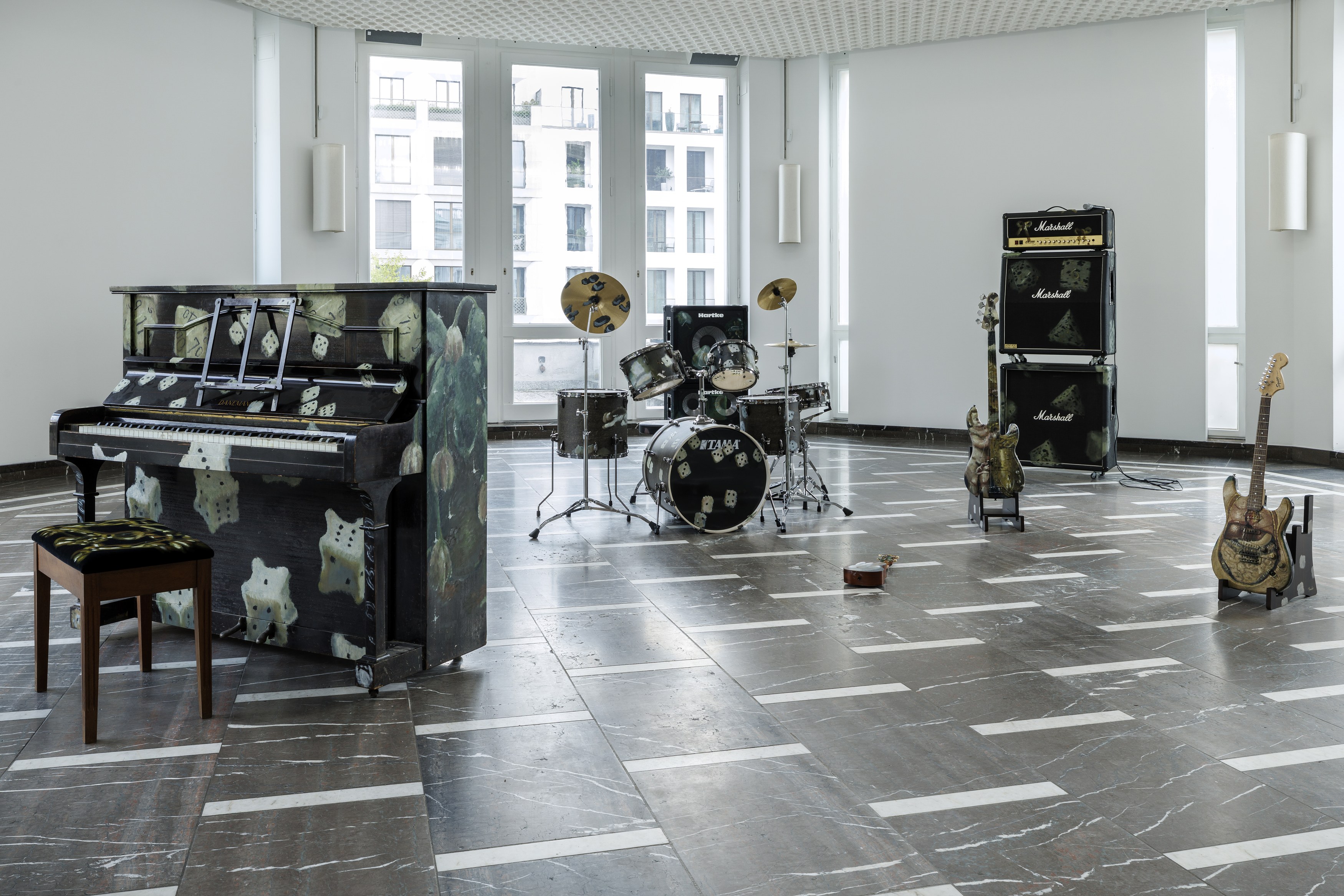 Issy Wood, Magic Bullet at Schinkel Pavillon, photo 43