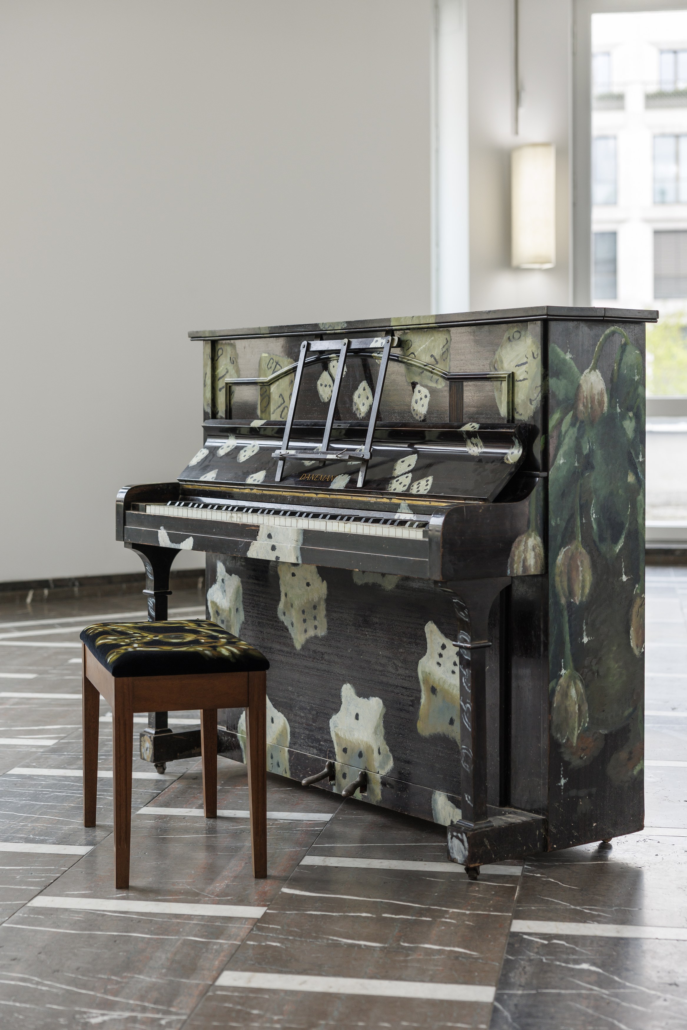 Issy Wood, Magic Bullet at Schinkel Pavillon, photo 109