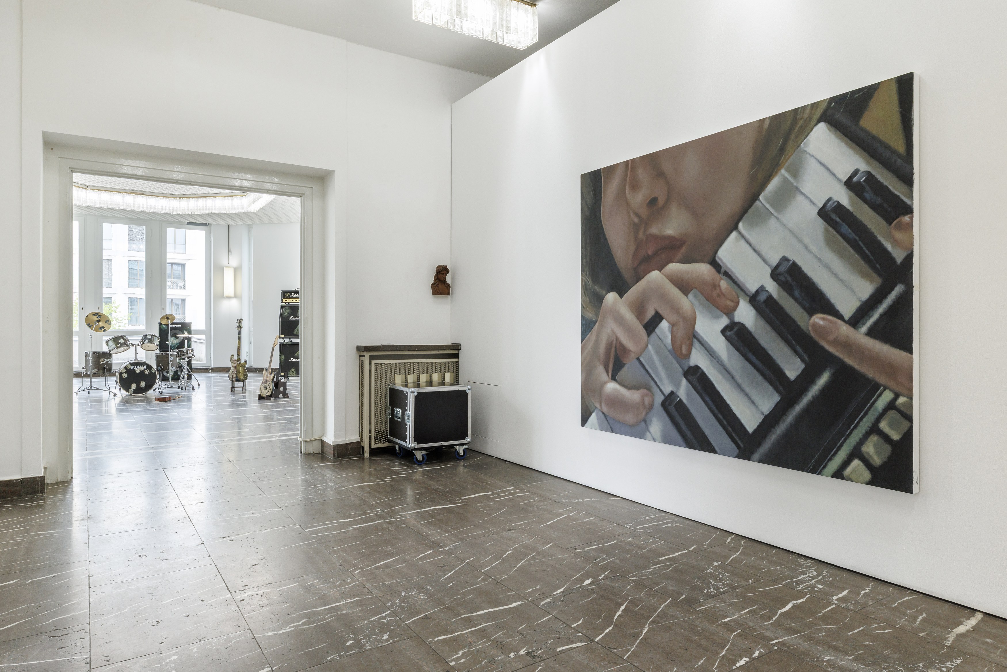 Issy Wood, Magic Bullet at Schinkel Pavillon, photo 111